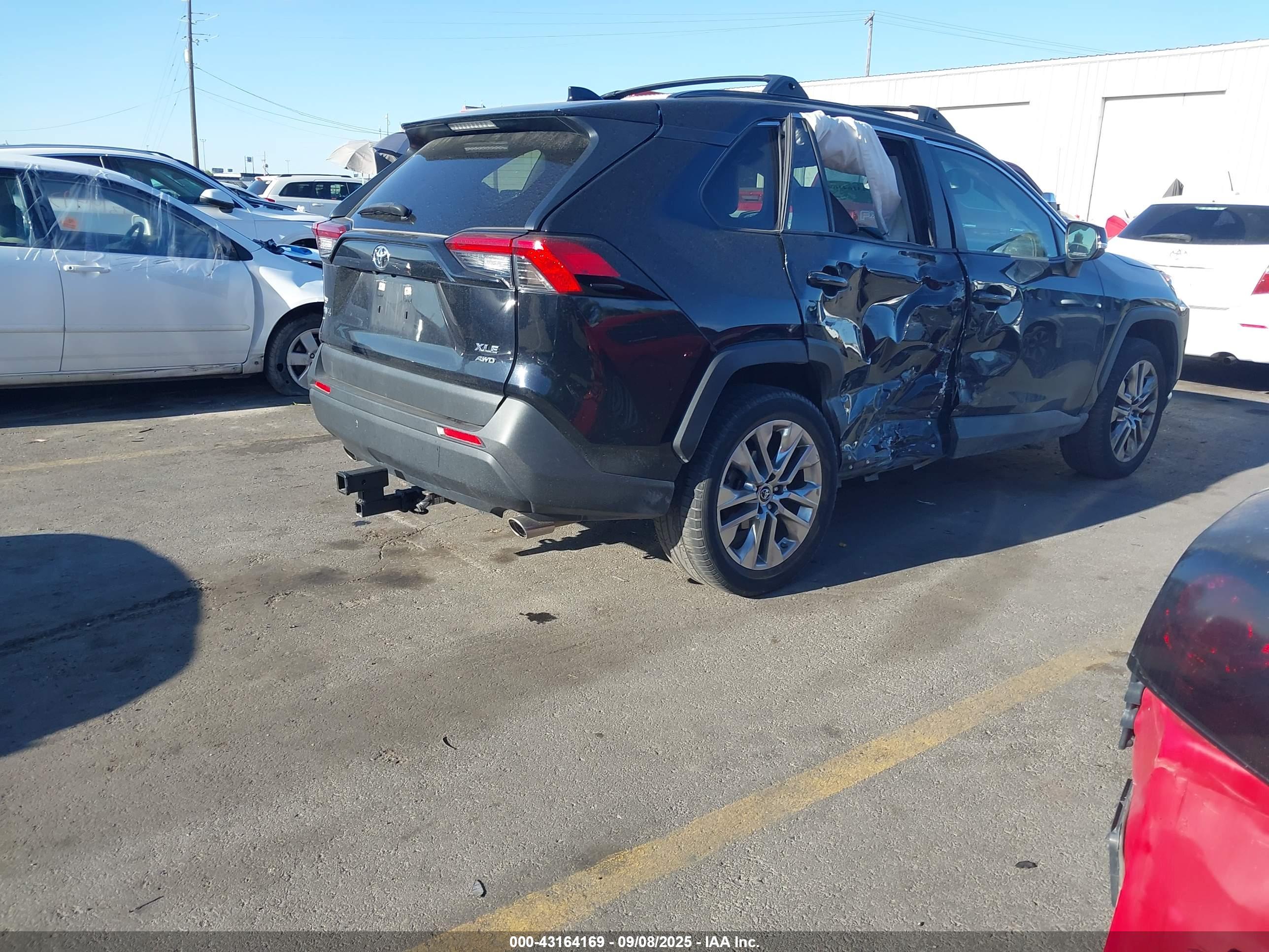 TOYOTA RAV4 image 4