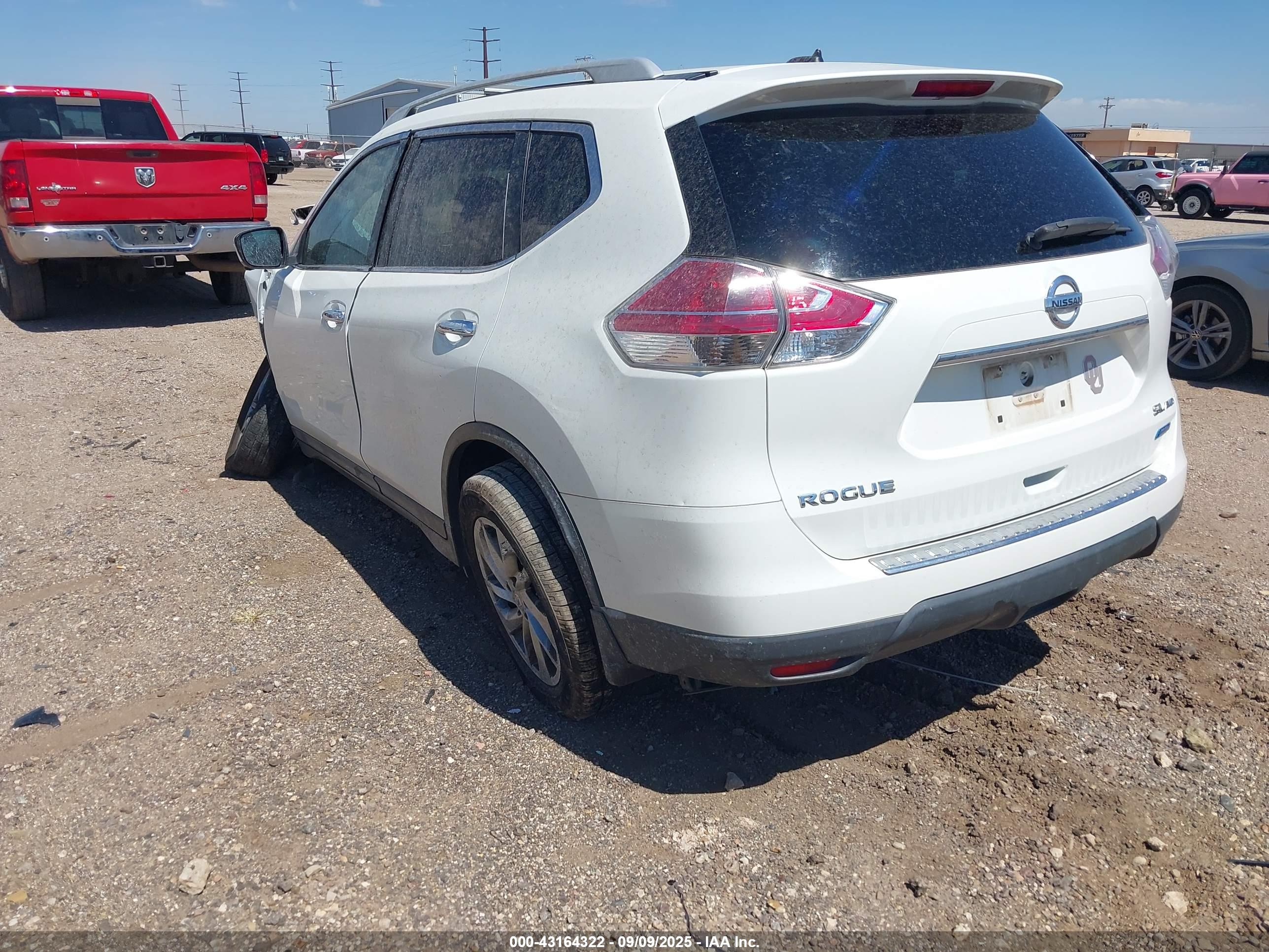 NISSAN ROGUE image 3