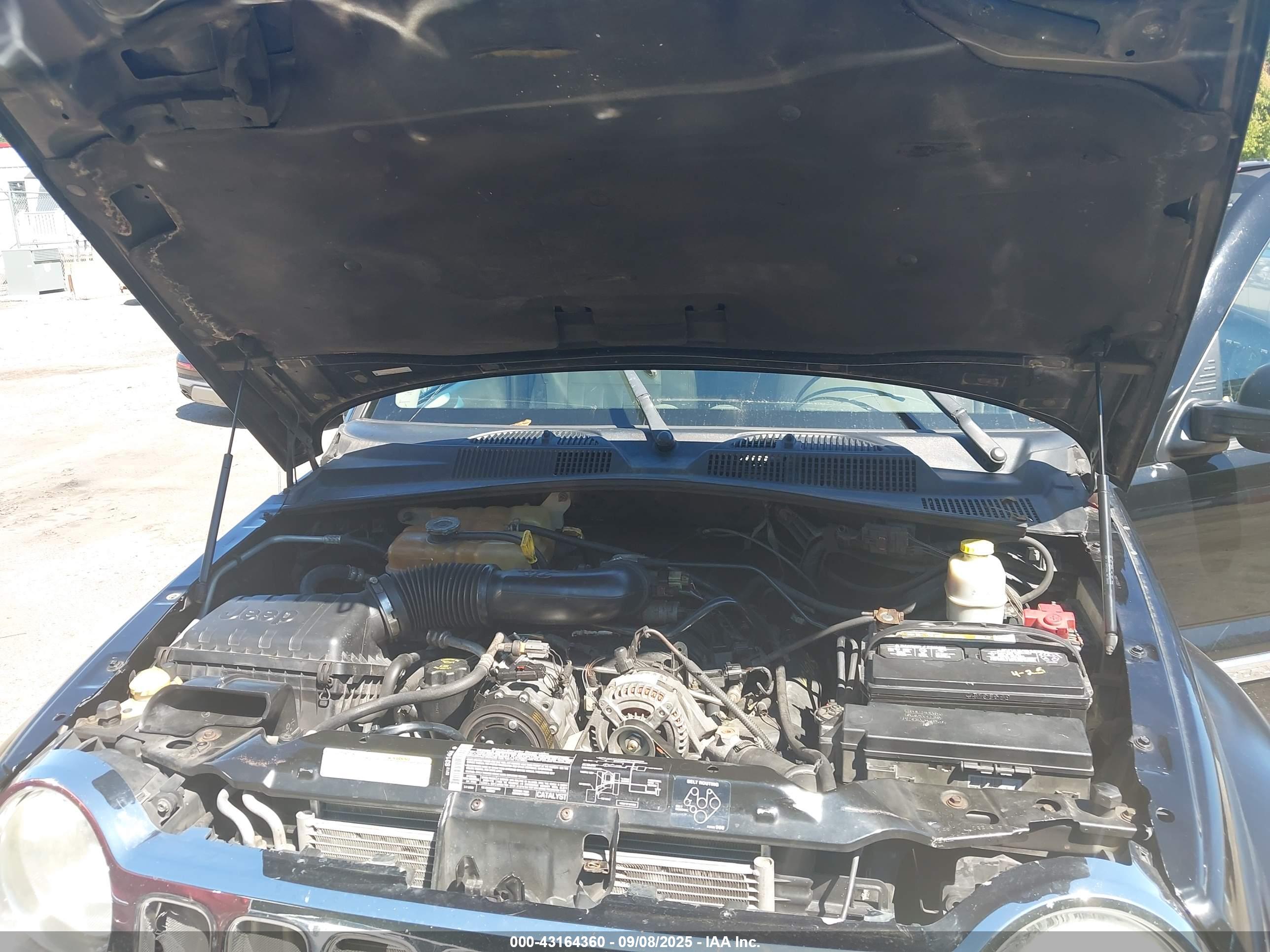 JEEP LIBERTY image 10
