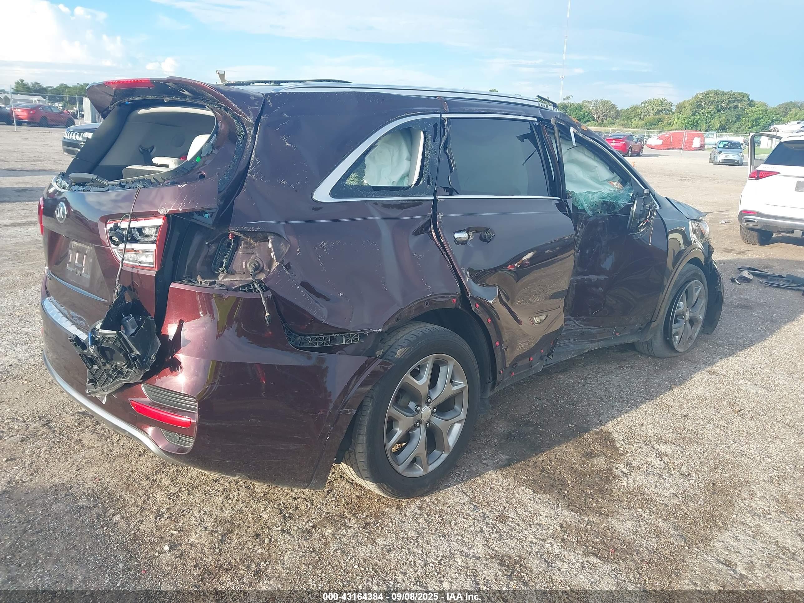 KIA SORENTO image 4