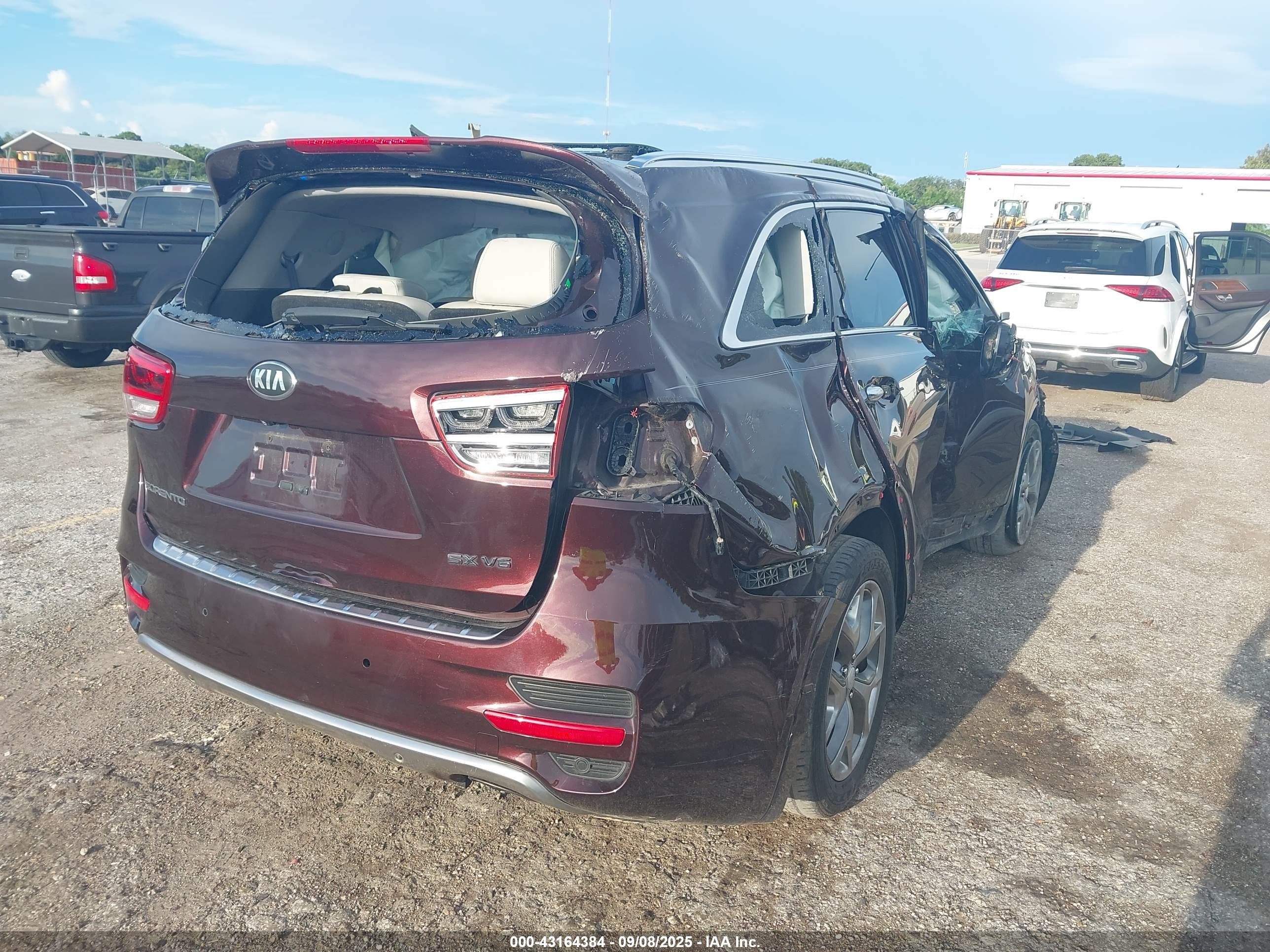 KIA SORENTO image 6