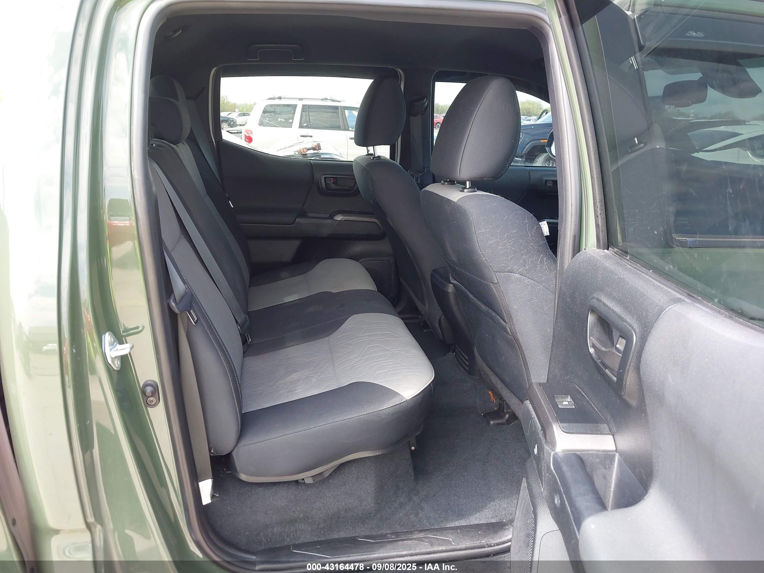 TOYOTA TACOMA image 8