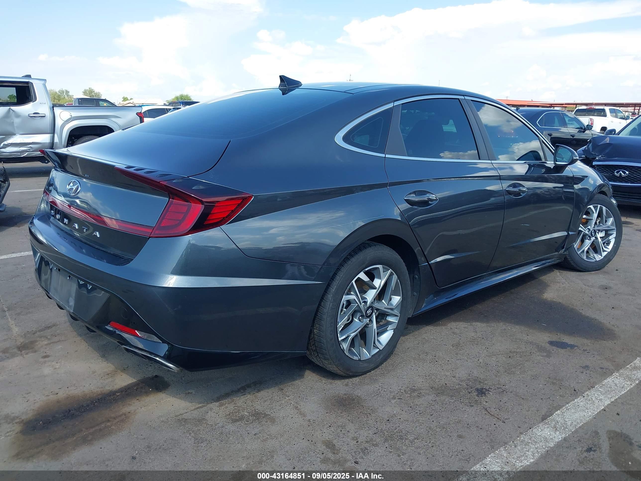 HYUNDAI SONATA image 4
