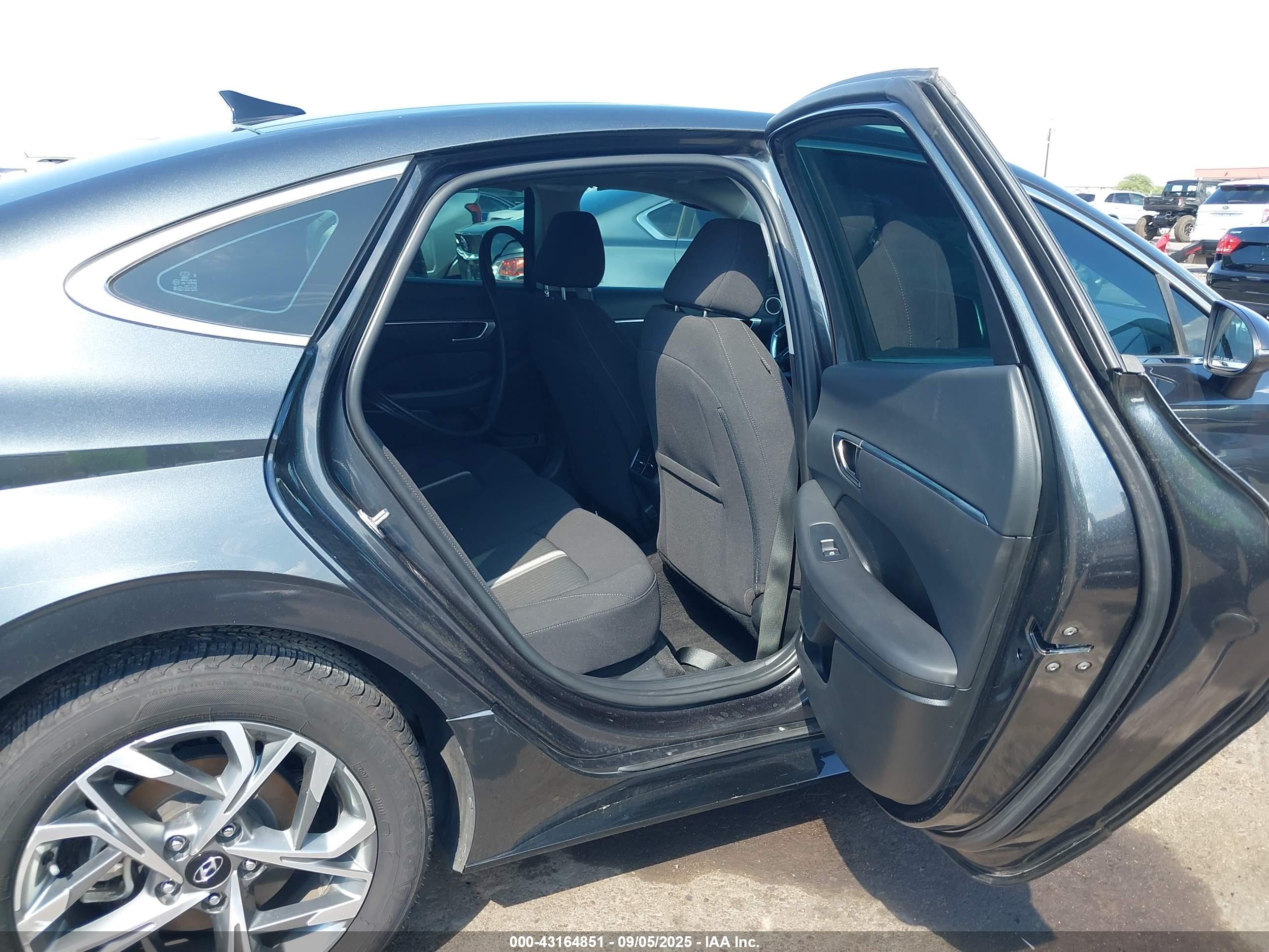 HYUNDAI SONATA image 8