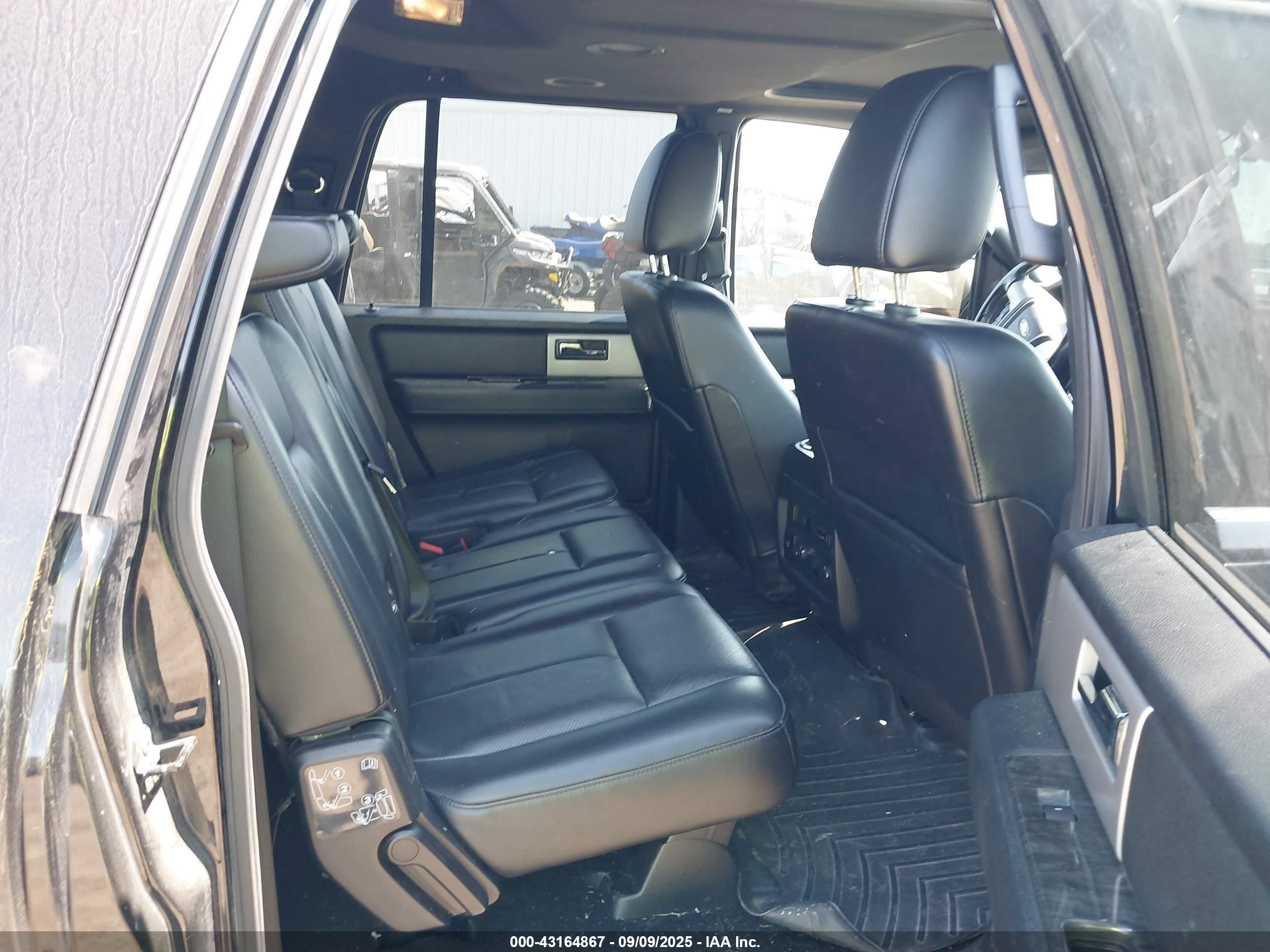 FORD EXPEDITION image 8