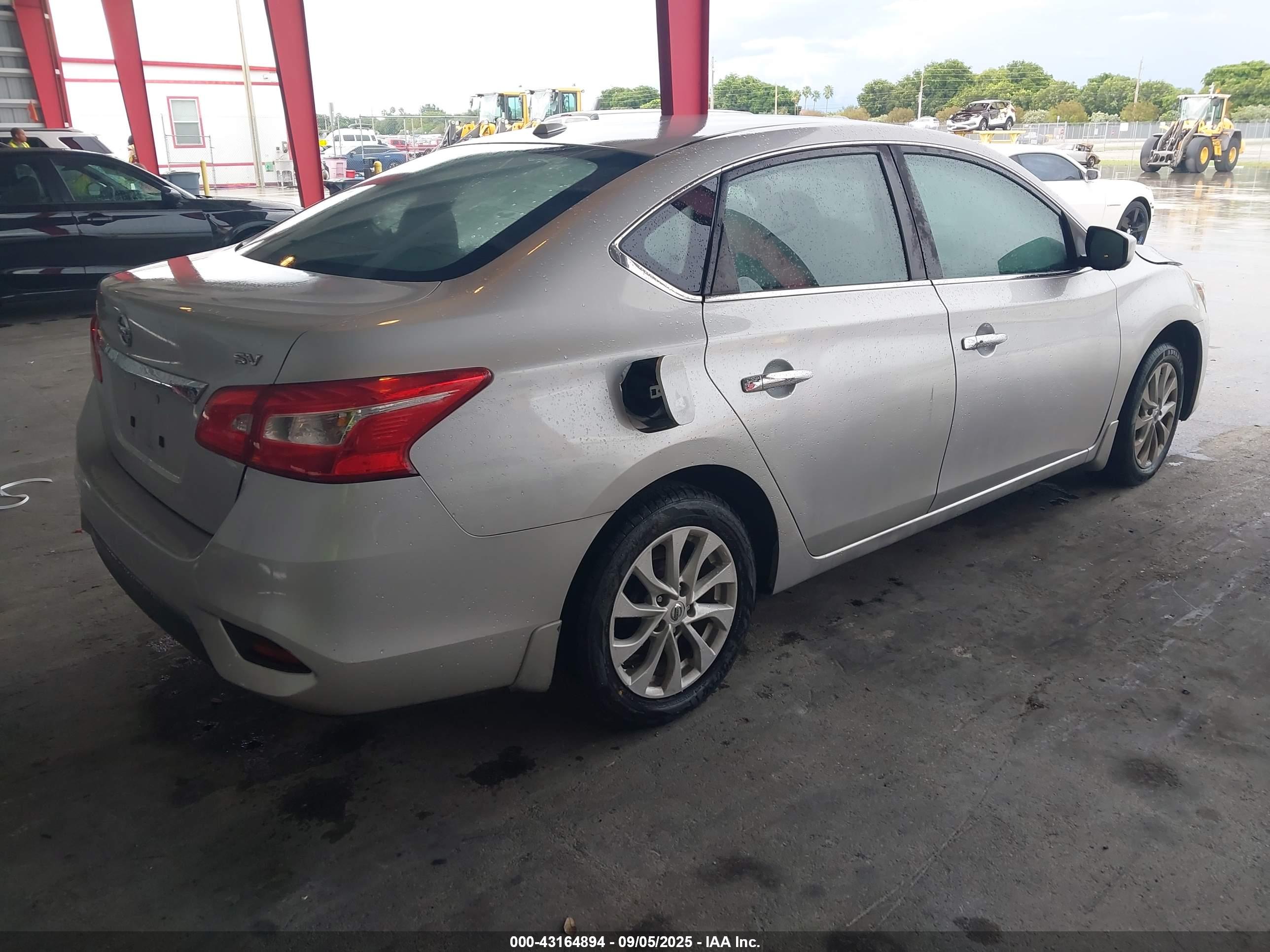 NISSAN SENTRA image 4