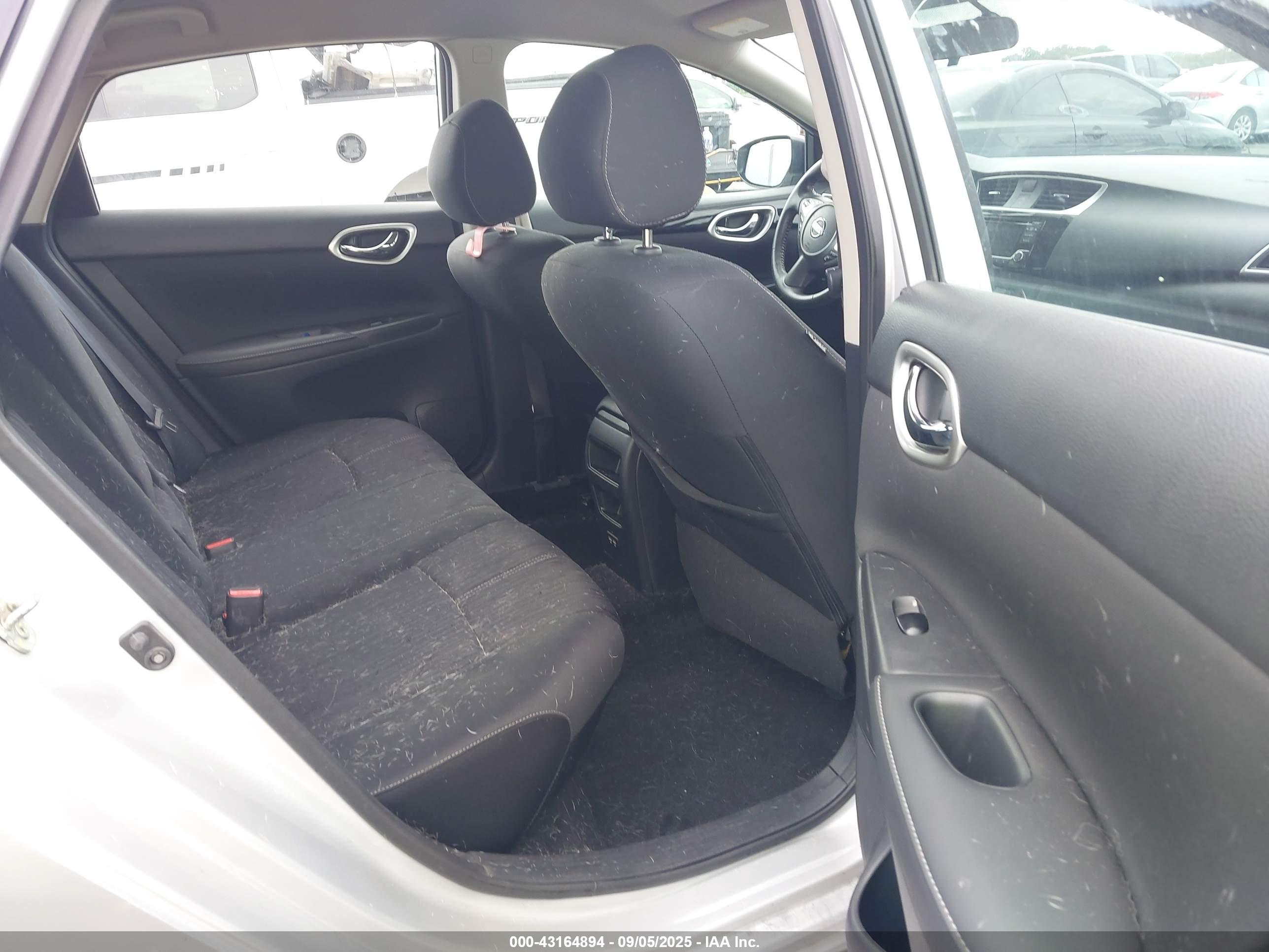 NISSAN SENTRA image 8