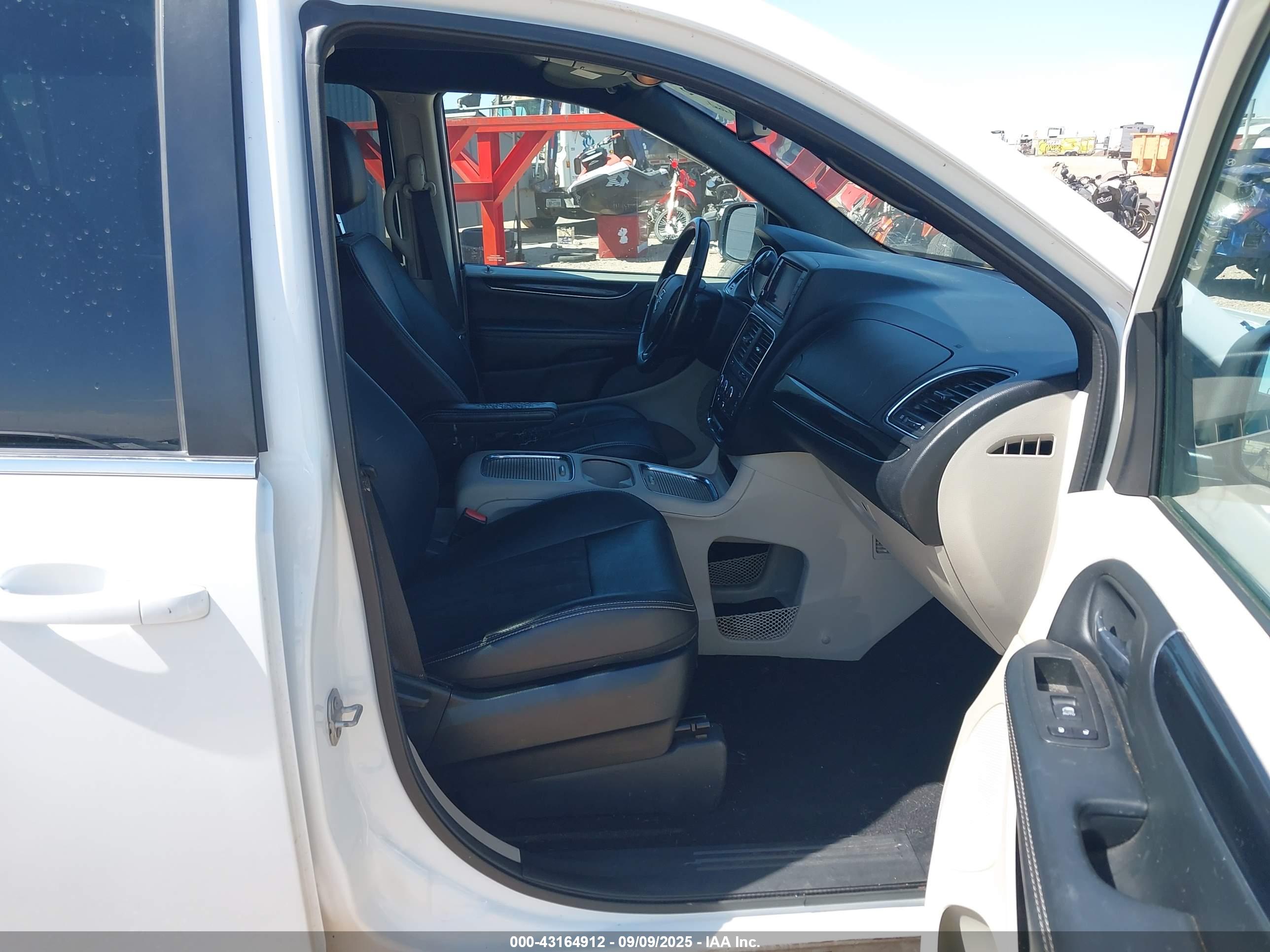 DODGE GRAND image 5