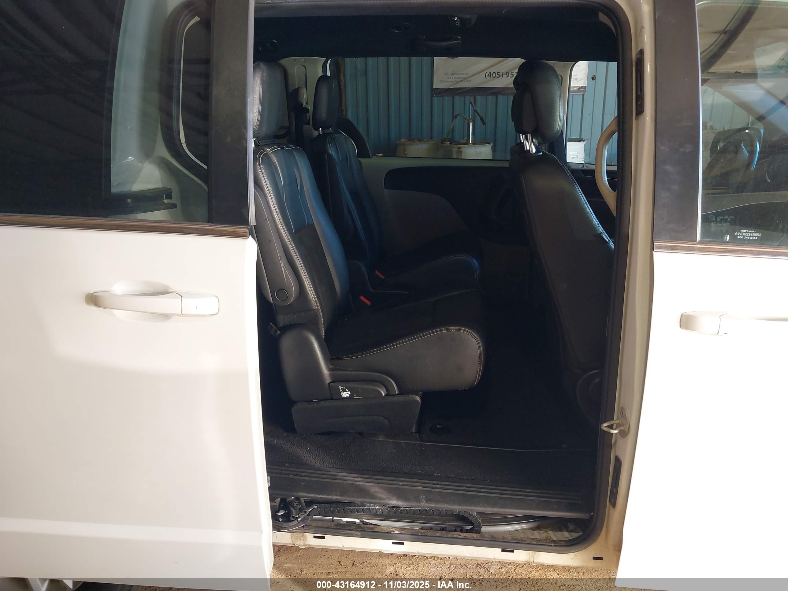DODGE GRAND image 8