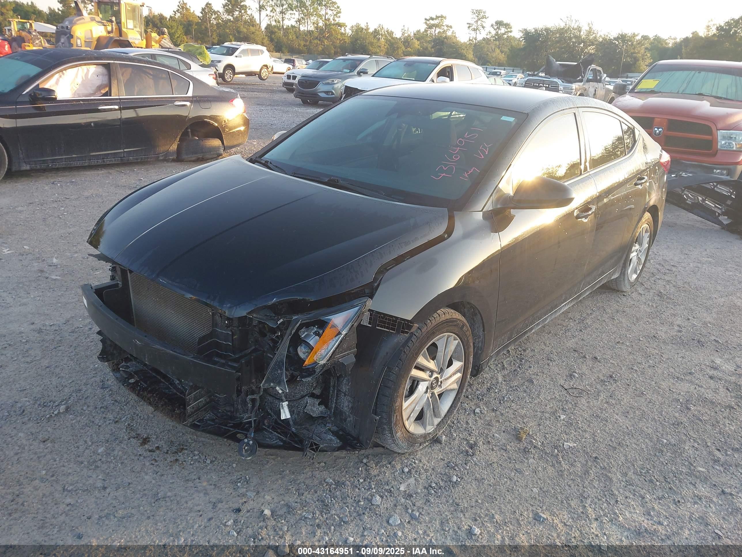 HYUNDAI ELANTRA image 2