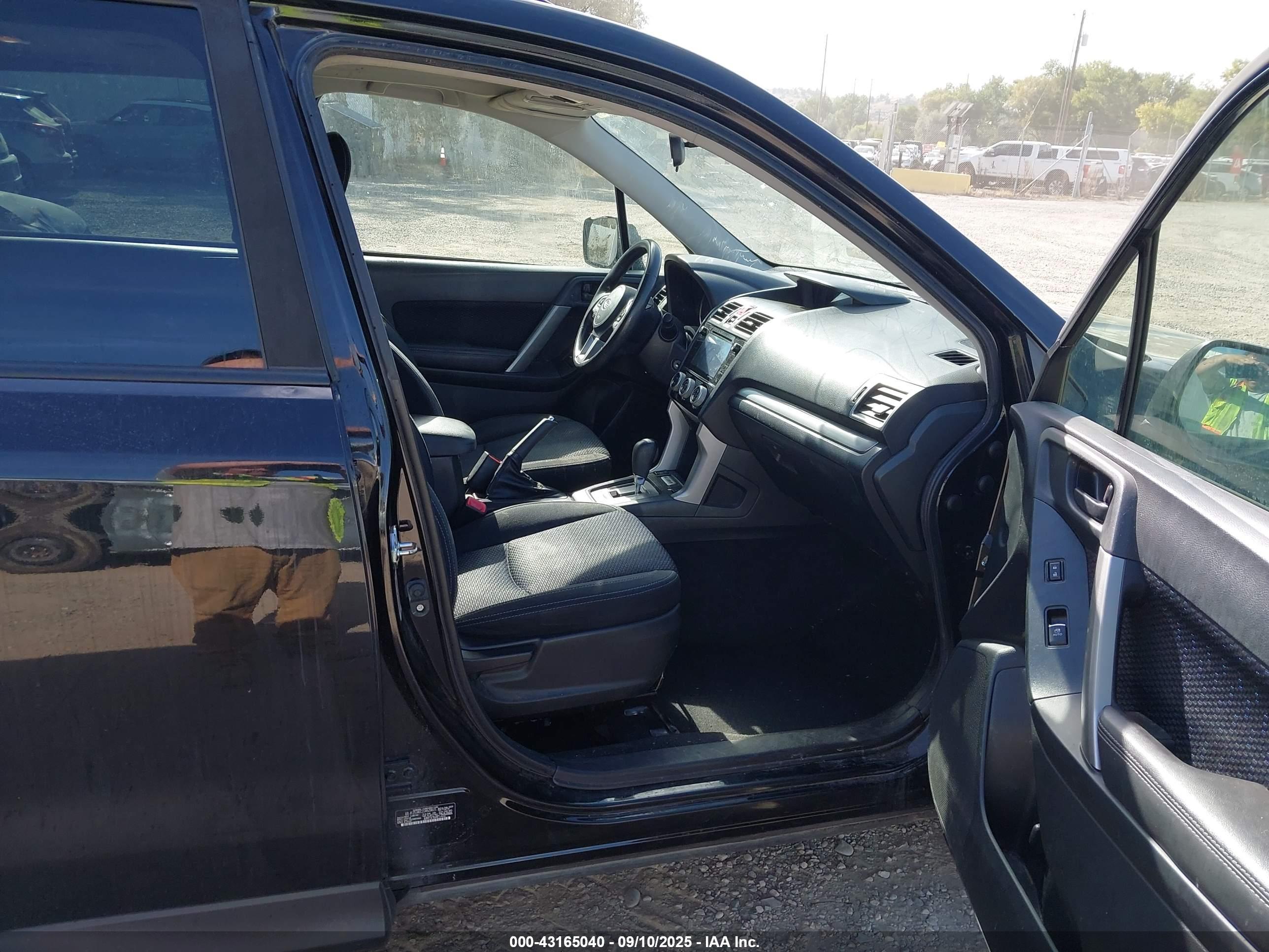 SUBARU FORESTER image 5