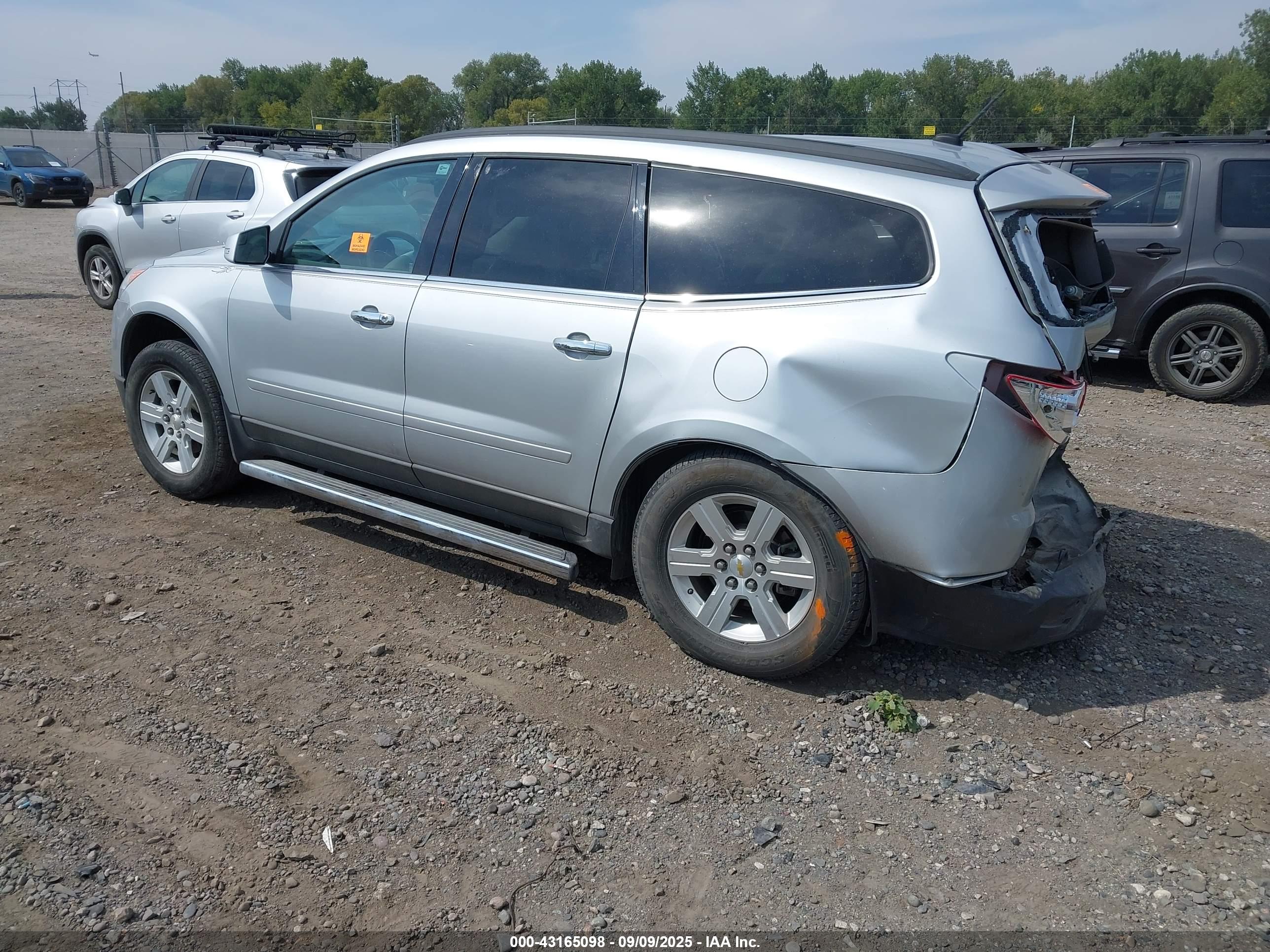 CHEVROLET TRAVERSE image 3