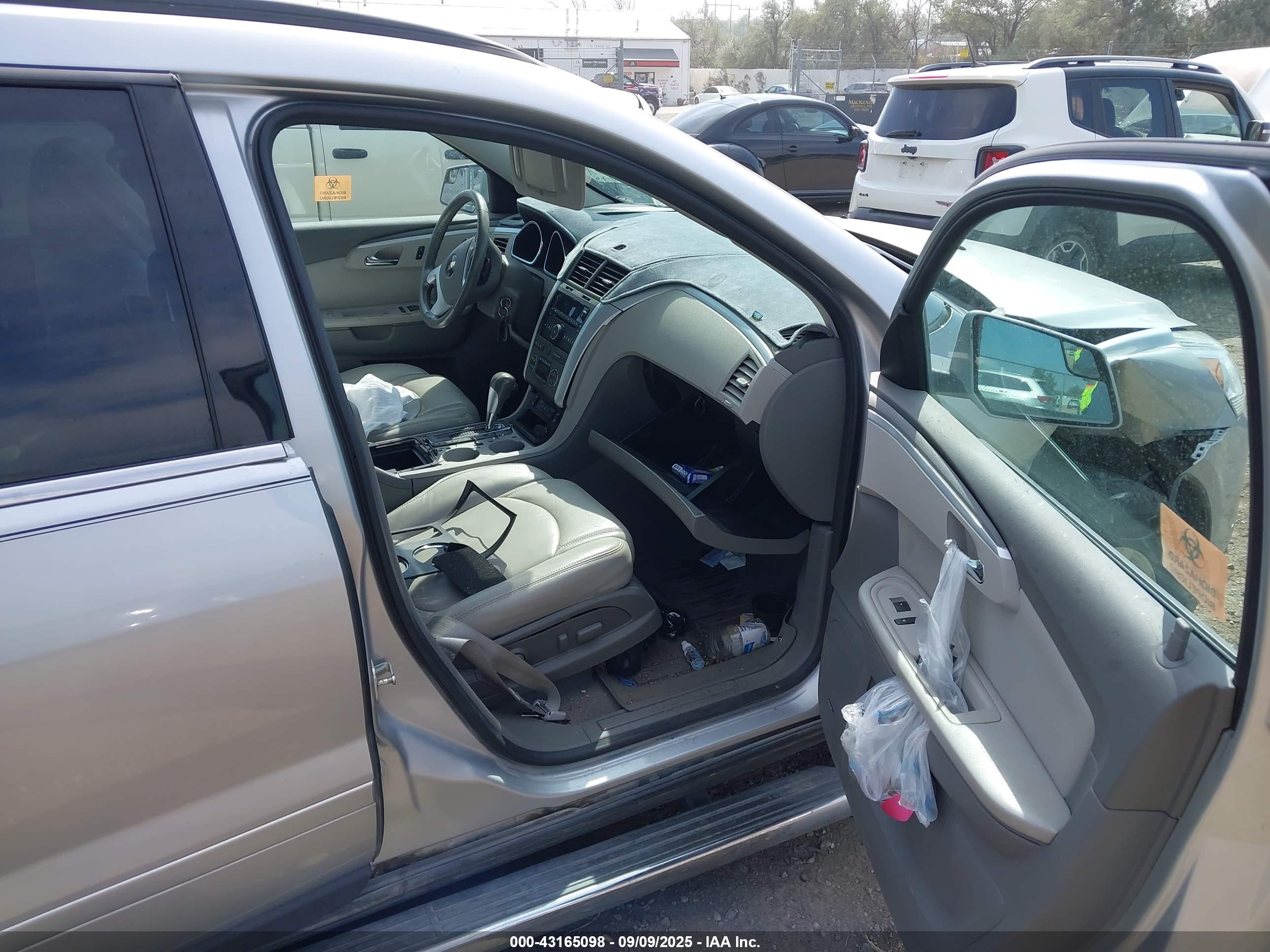 CHEVROLET TRAVERSE image 5