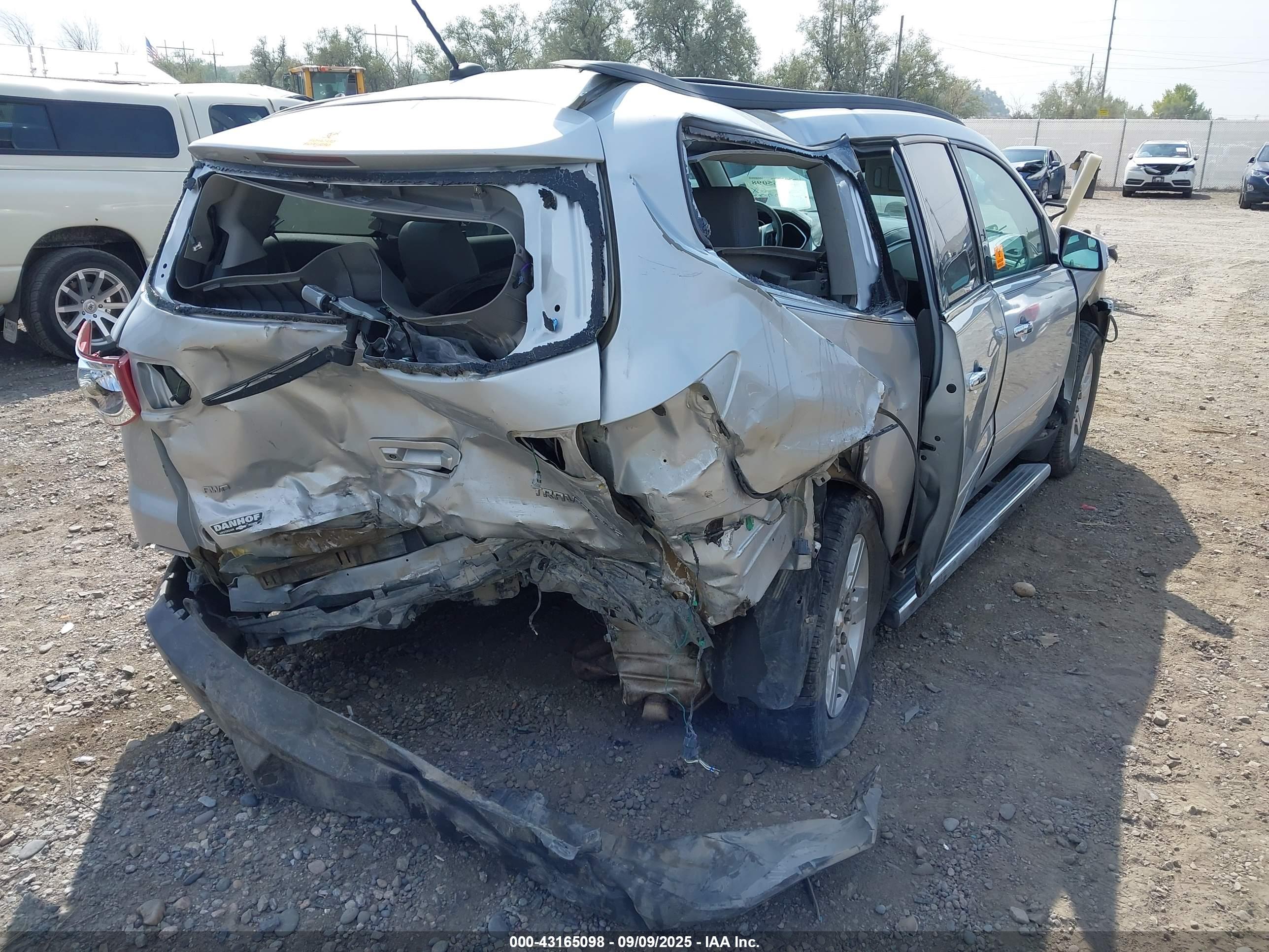 CHEVROLET TRAVERSE image 6