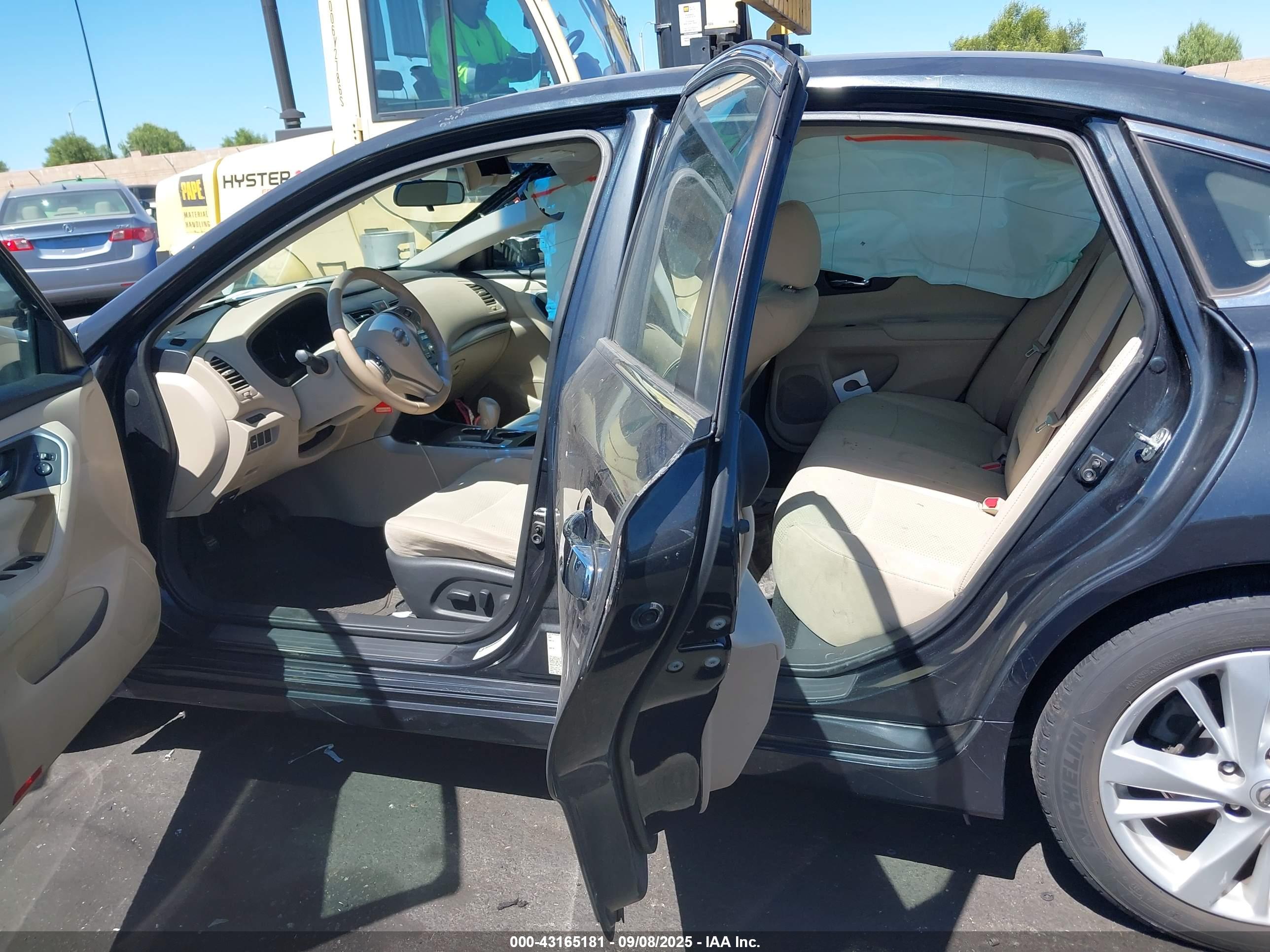 NISSAN ALTIMA image 8
