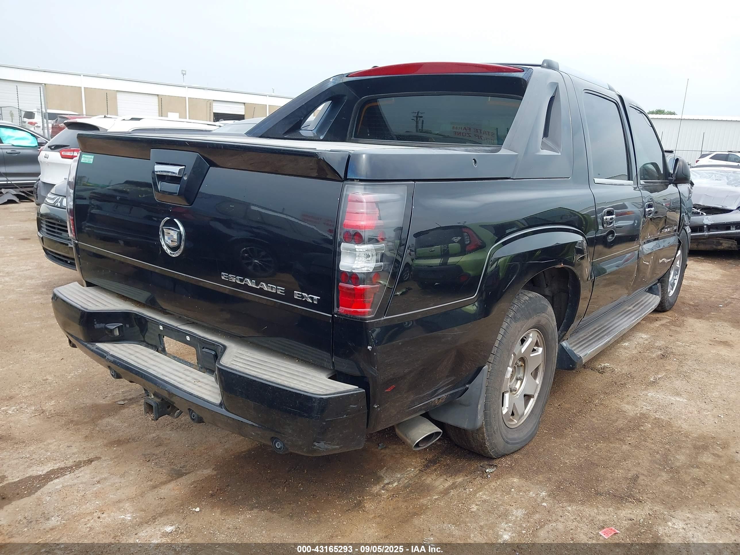 CADILLAC ESCALADE image 4
