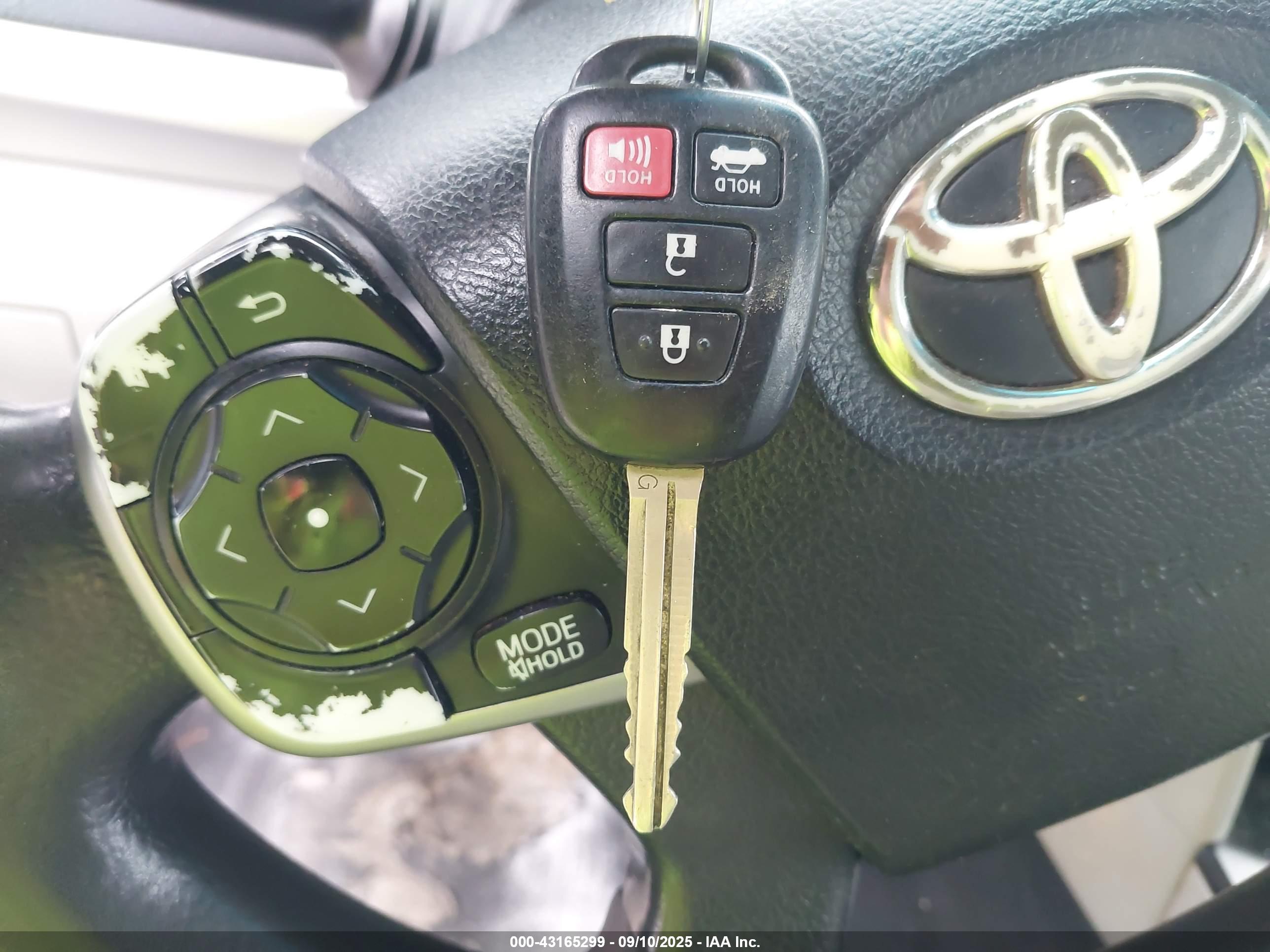 TOYOTA CAMRY image 11
