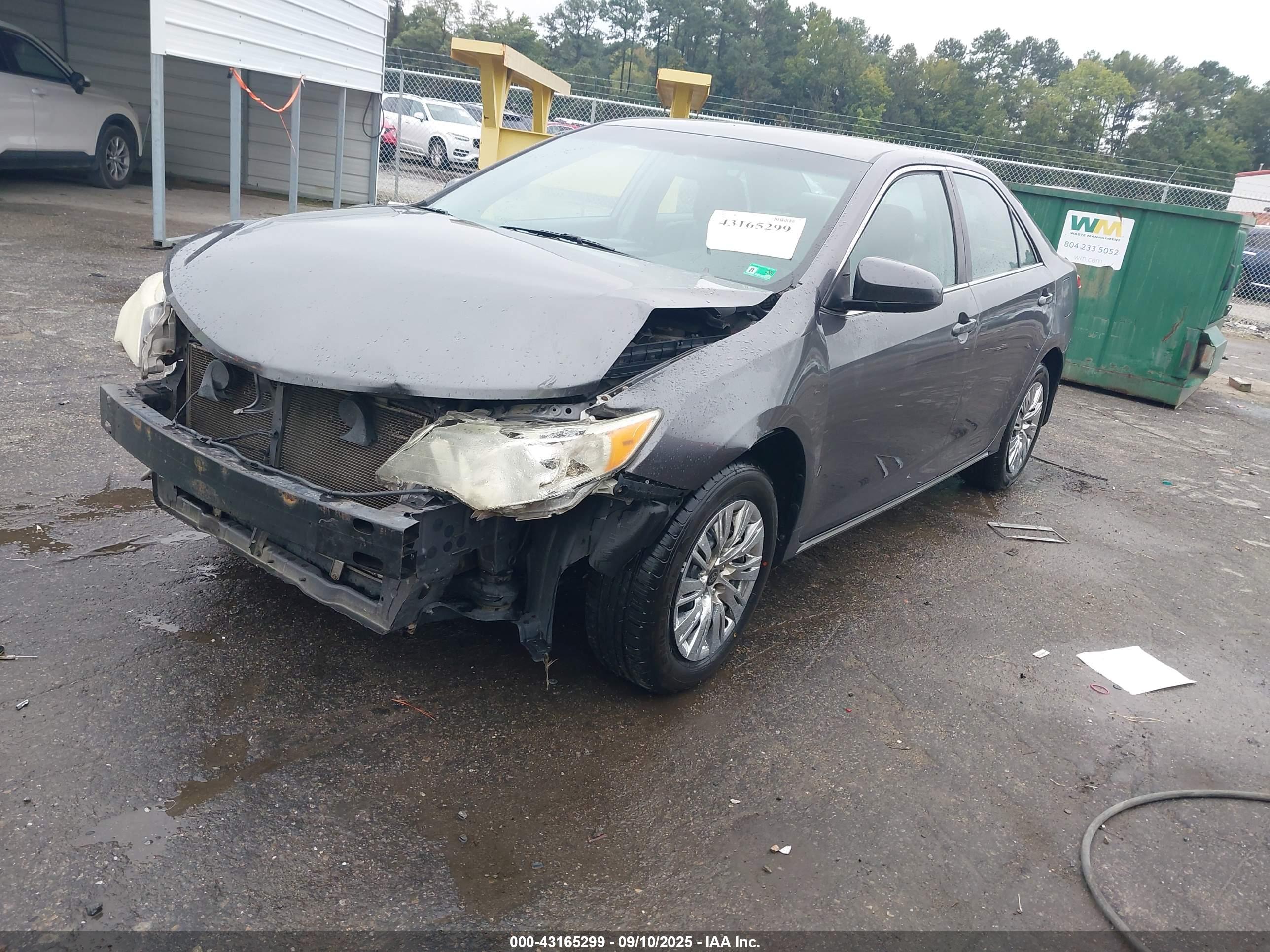TOYOTA CAMRY image 2