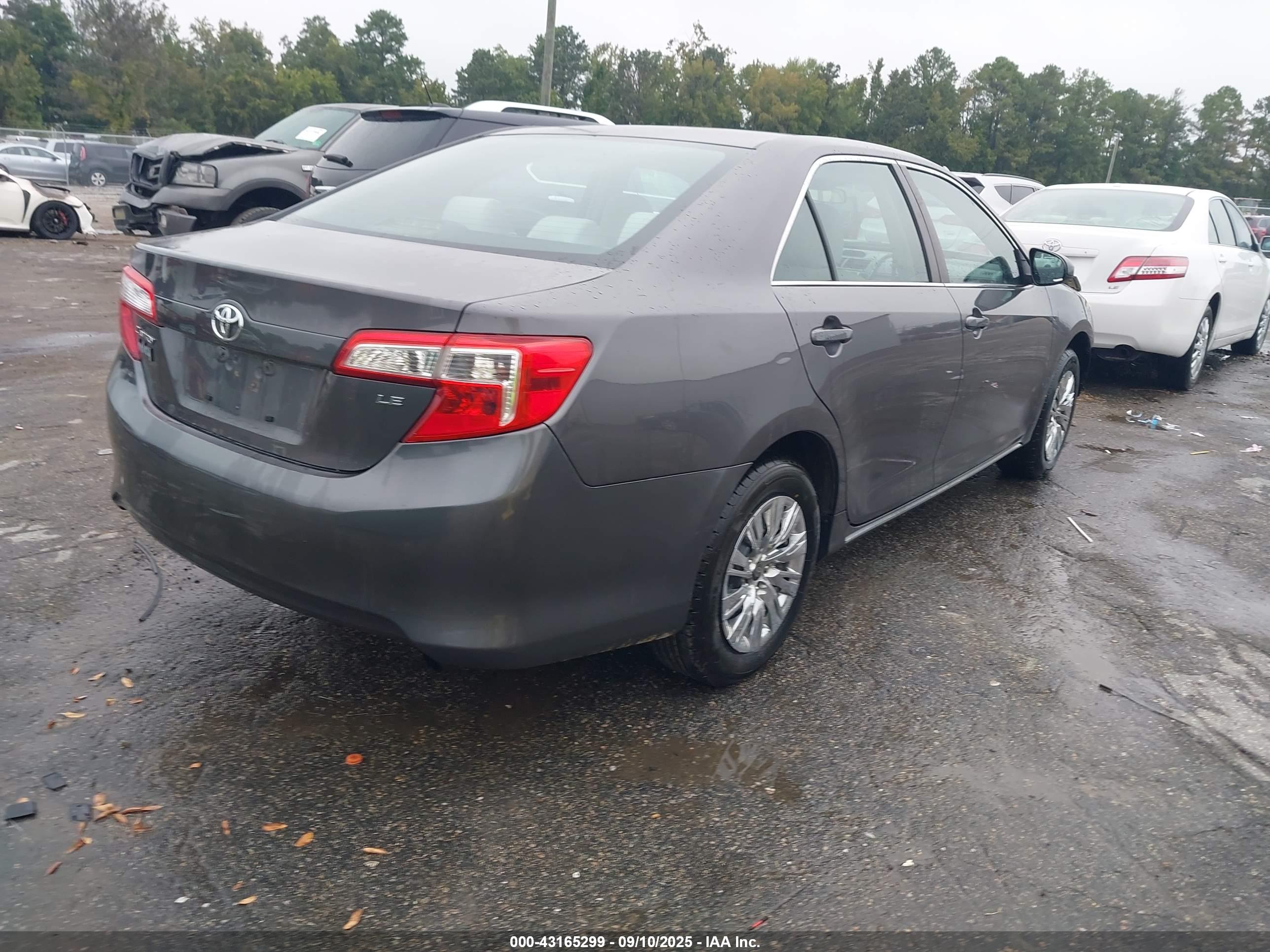 TOYOTA CAMRY image 4