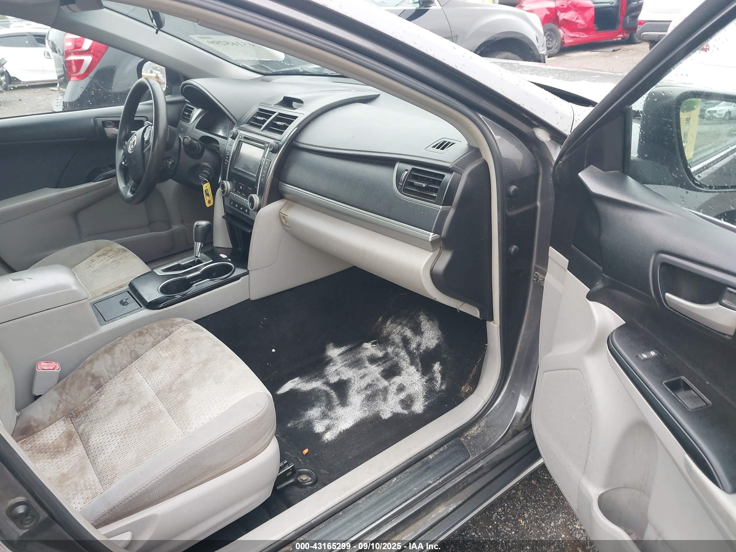 TOYOTA CAMRY image 5