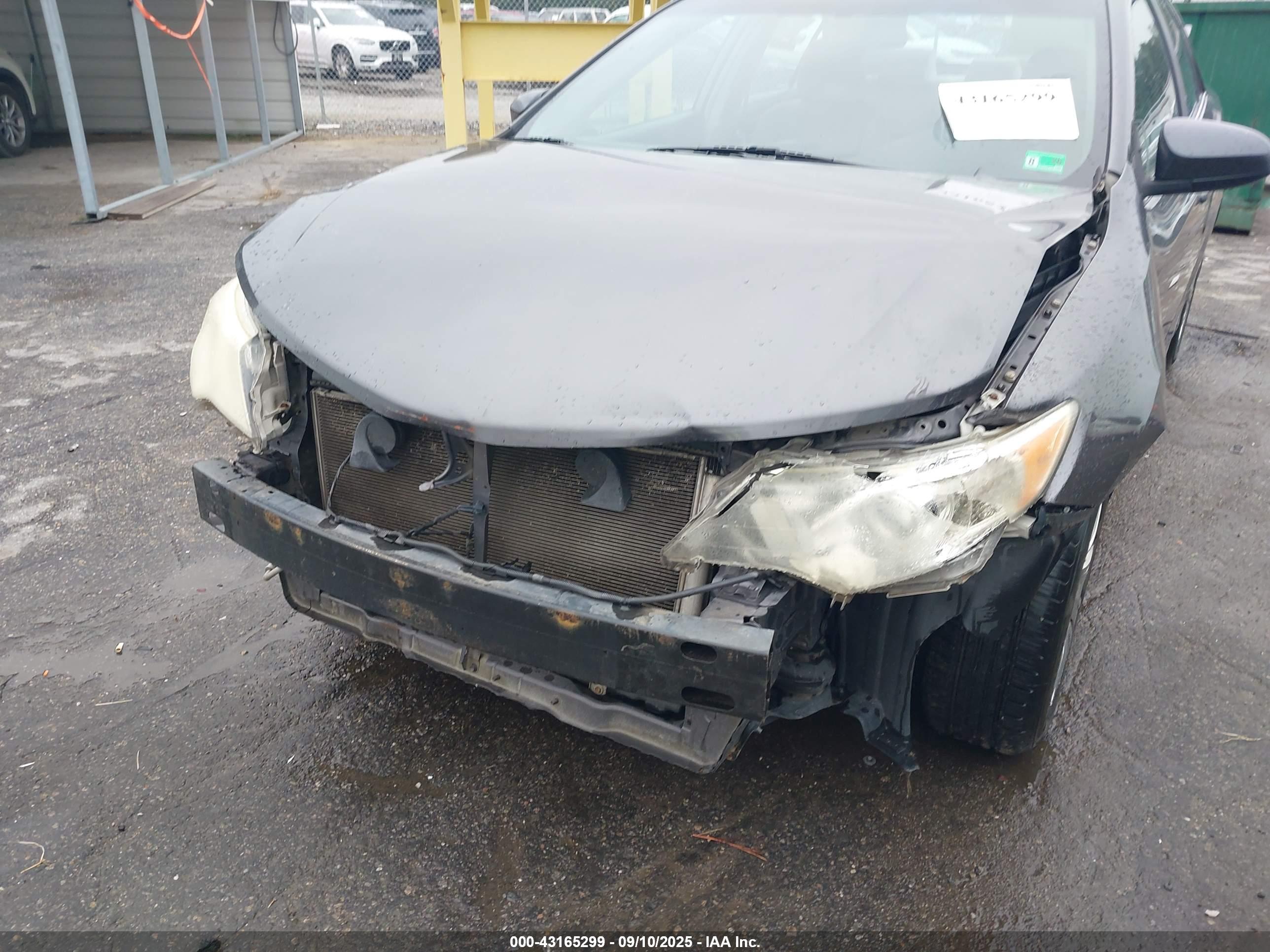 TOYOTA CAMRY image 6