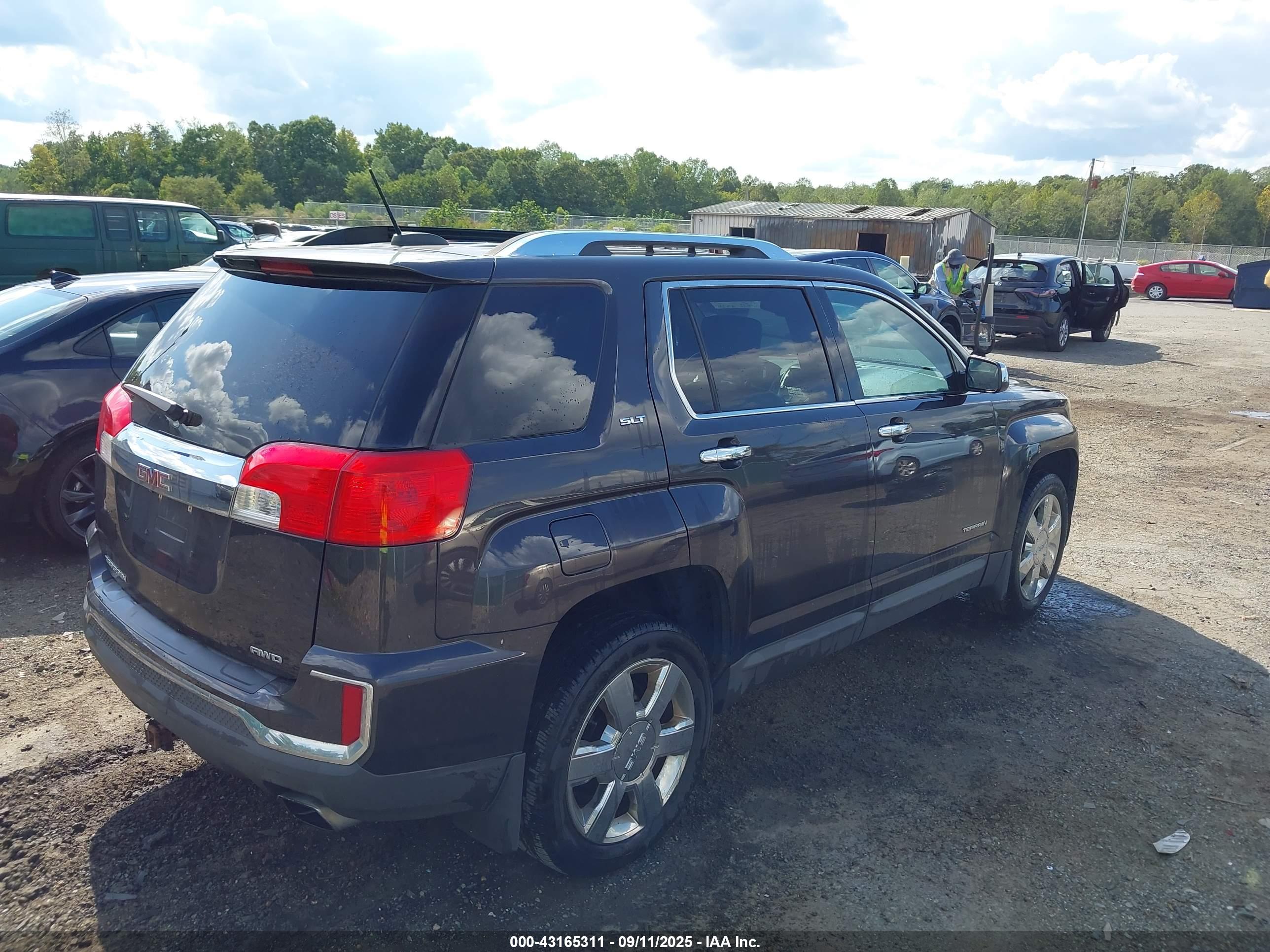 GMC TERRAIN image 4