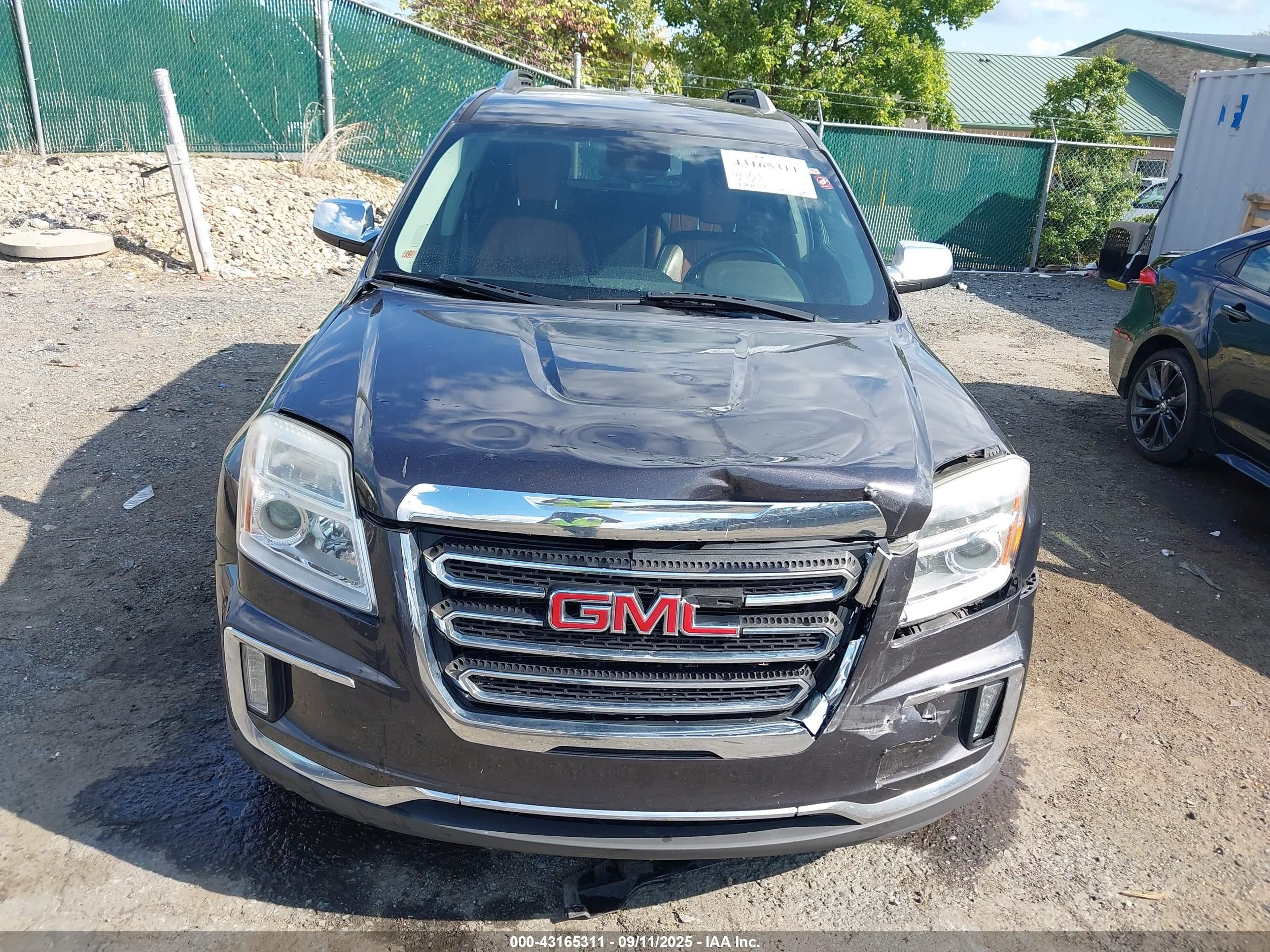 GMC TERRAIN image 6