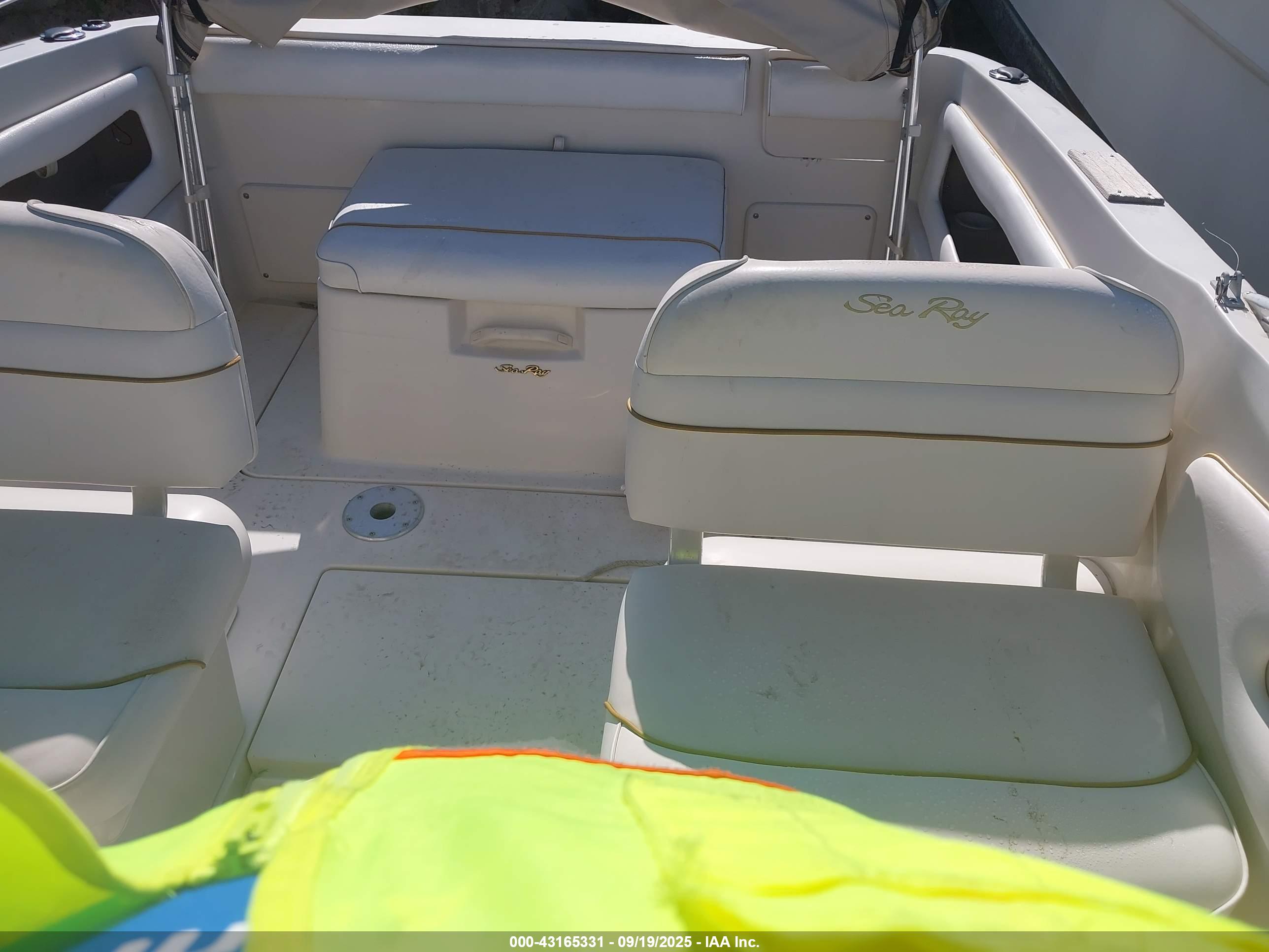 SEA RAY image 8