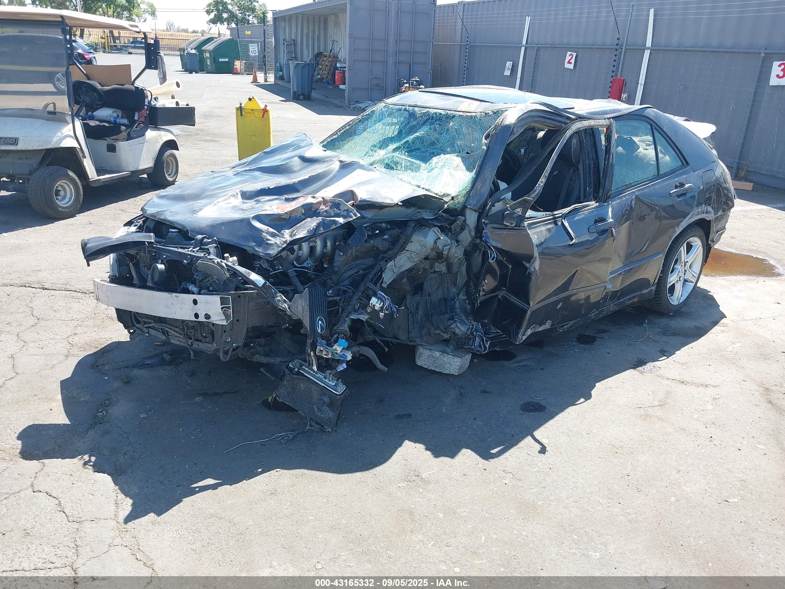LEXUS IS image 2