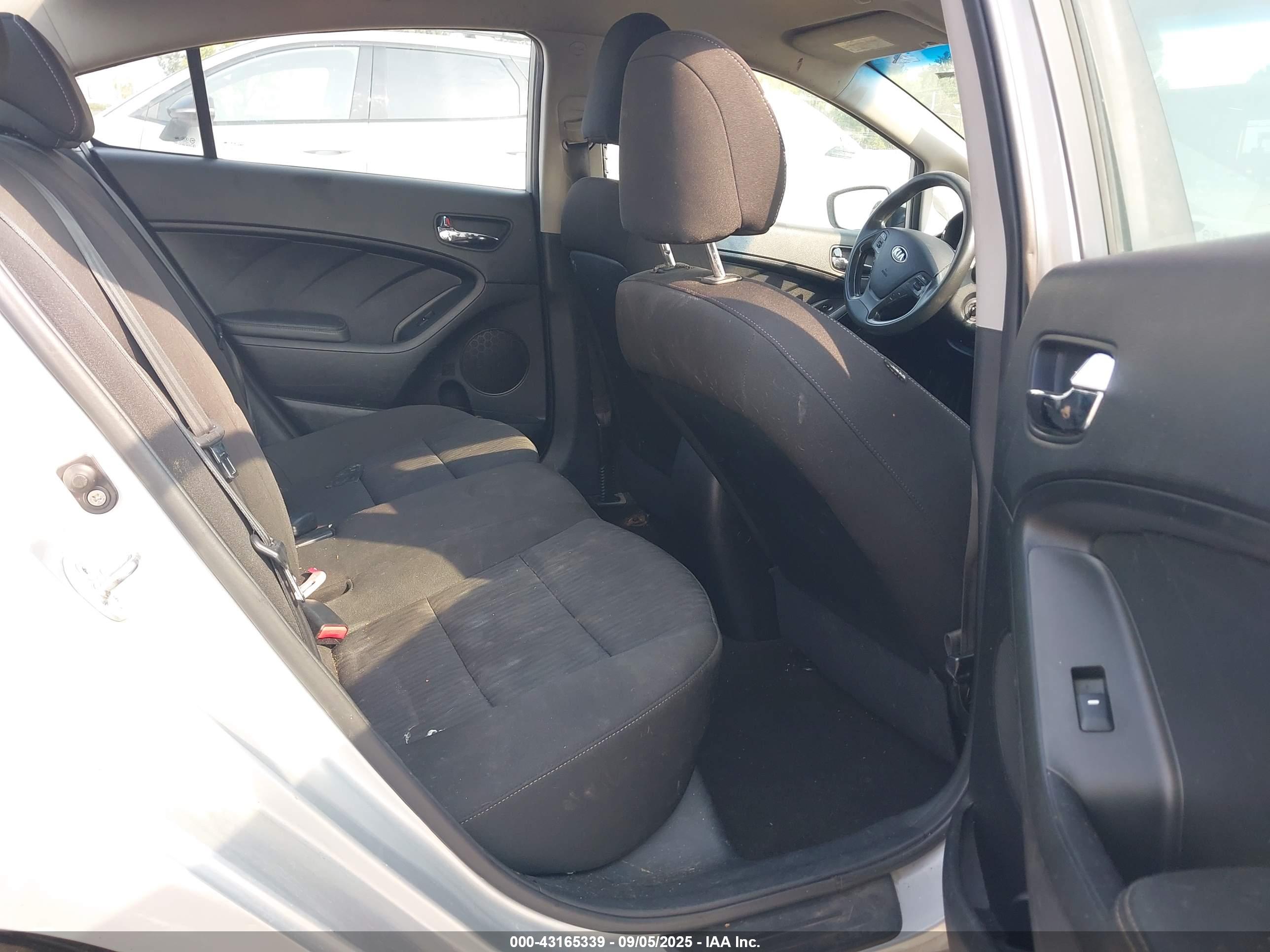 KIA FORTE image 8