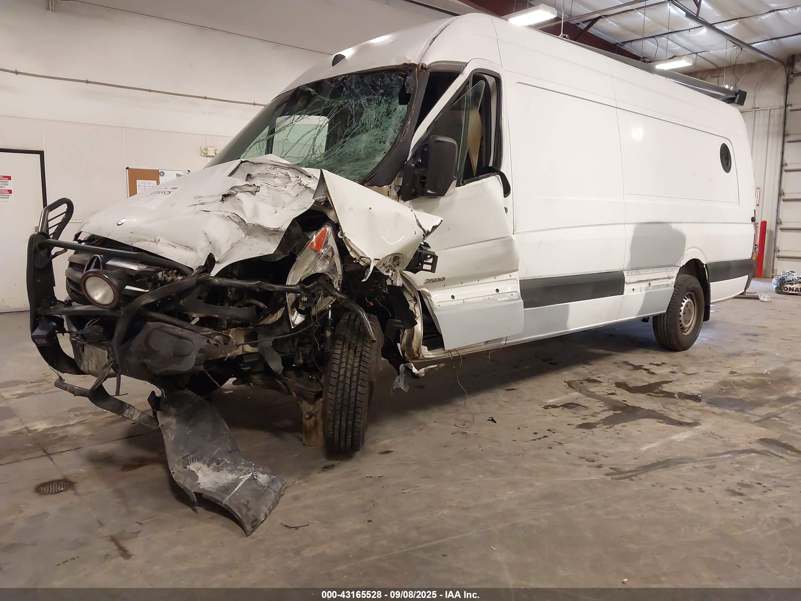 MERCEDES-BENZ SPRINTER image 2