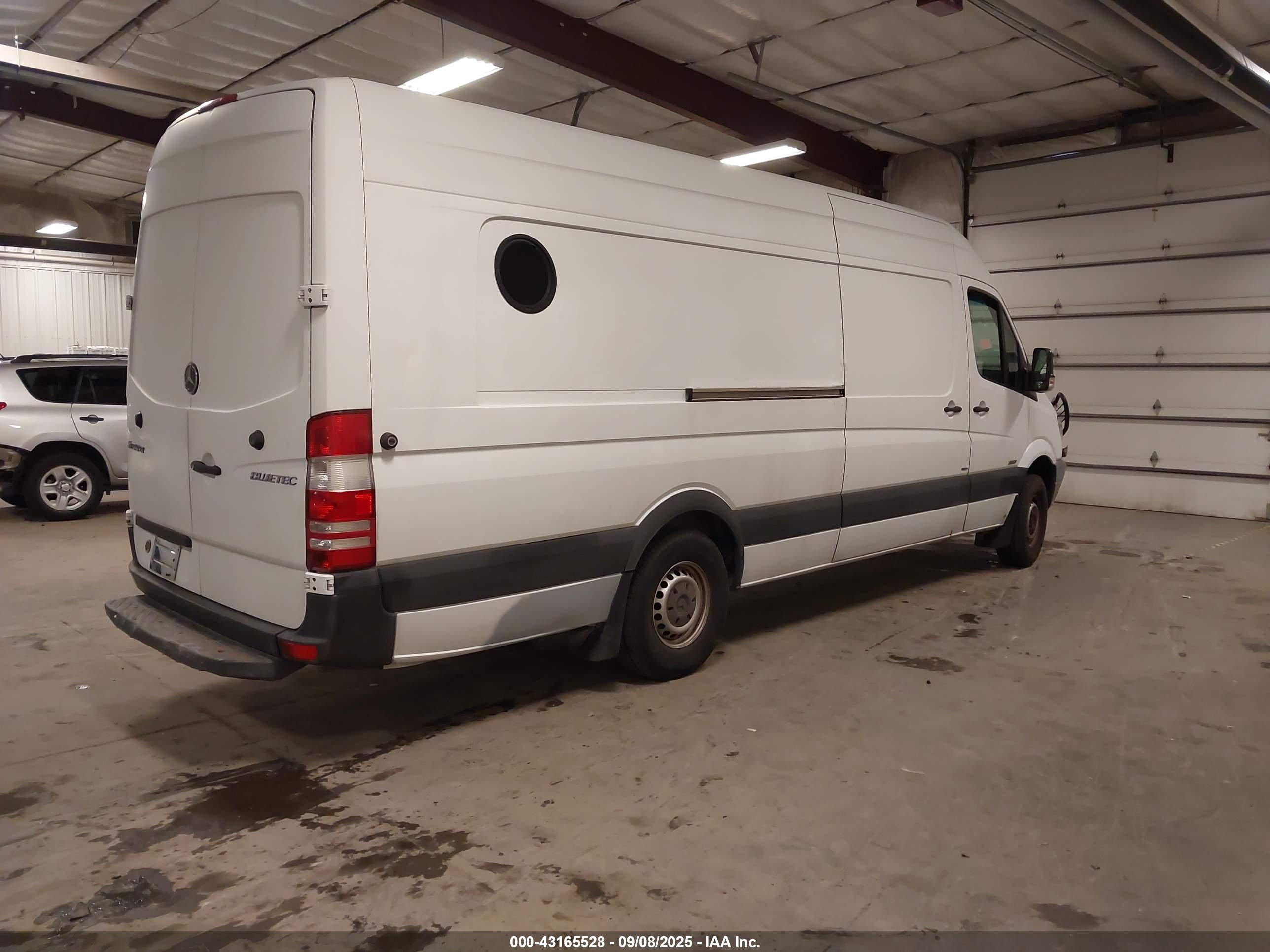 MERCEDES-BENZ SPRINTER image 4
