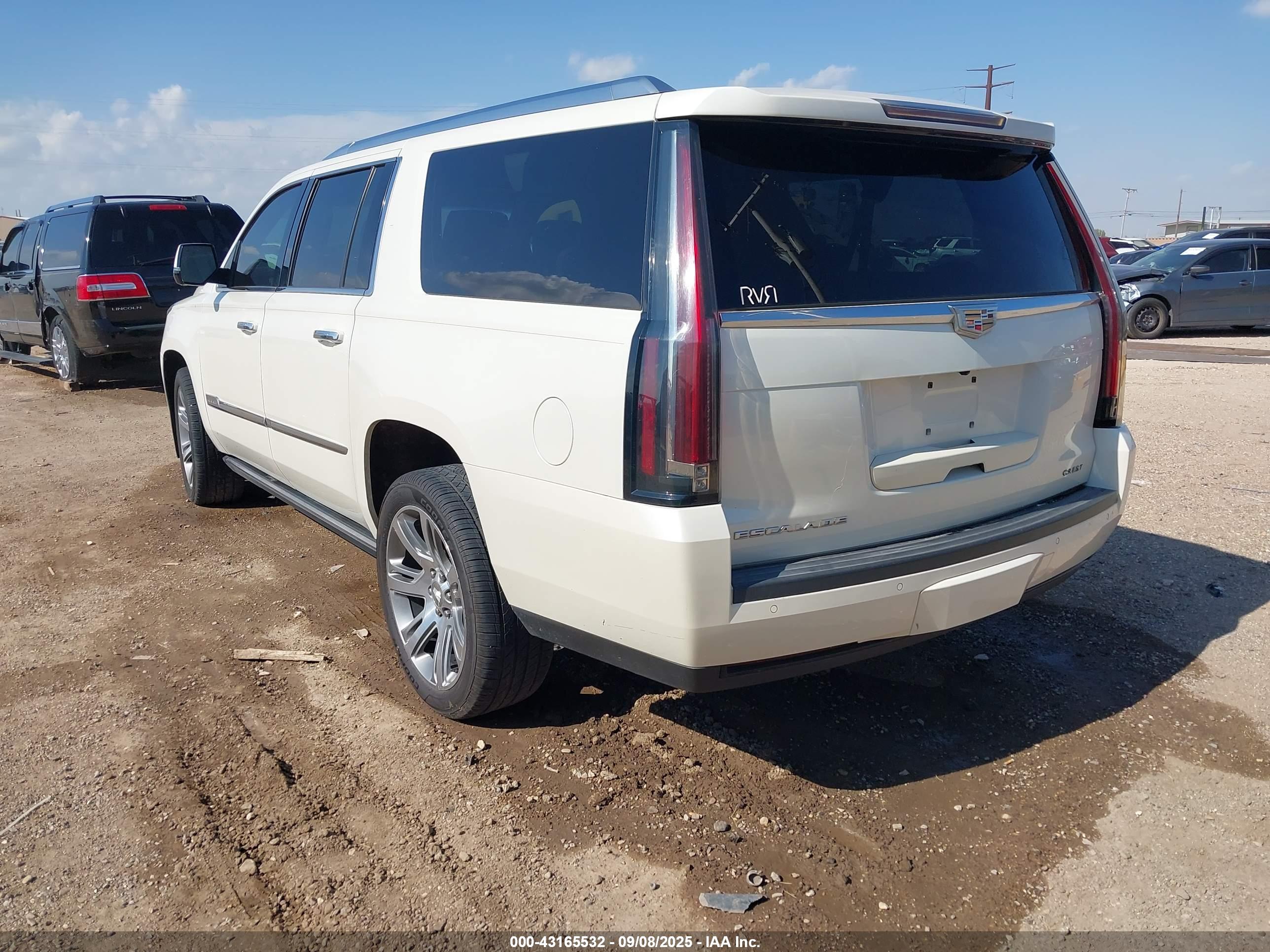 CADILLAC ESCALADE image 3