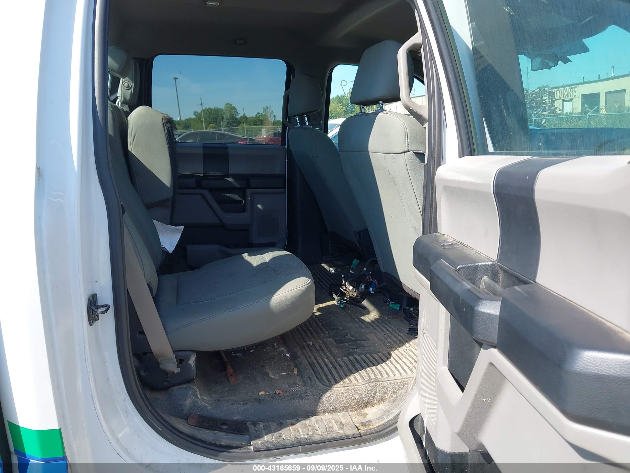 FORD F-250 image 8