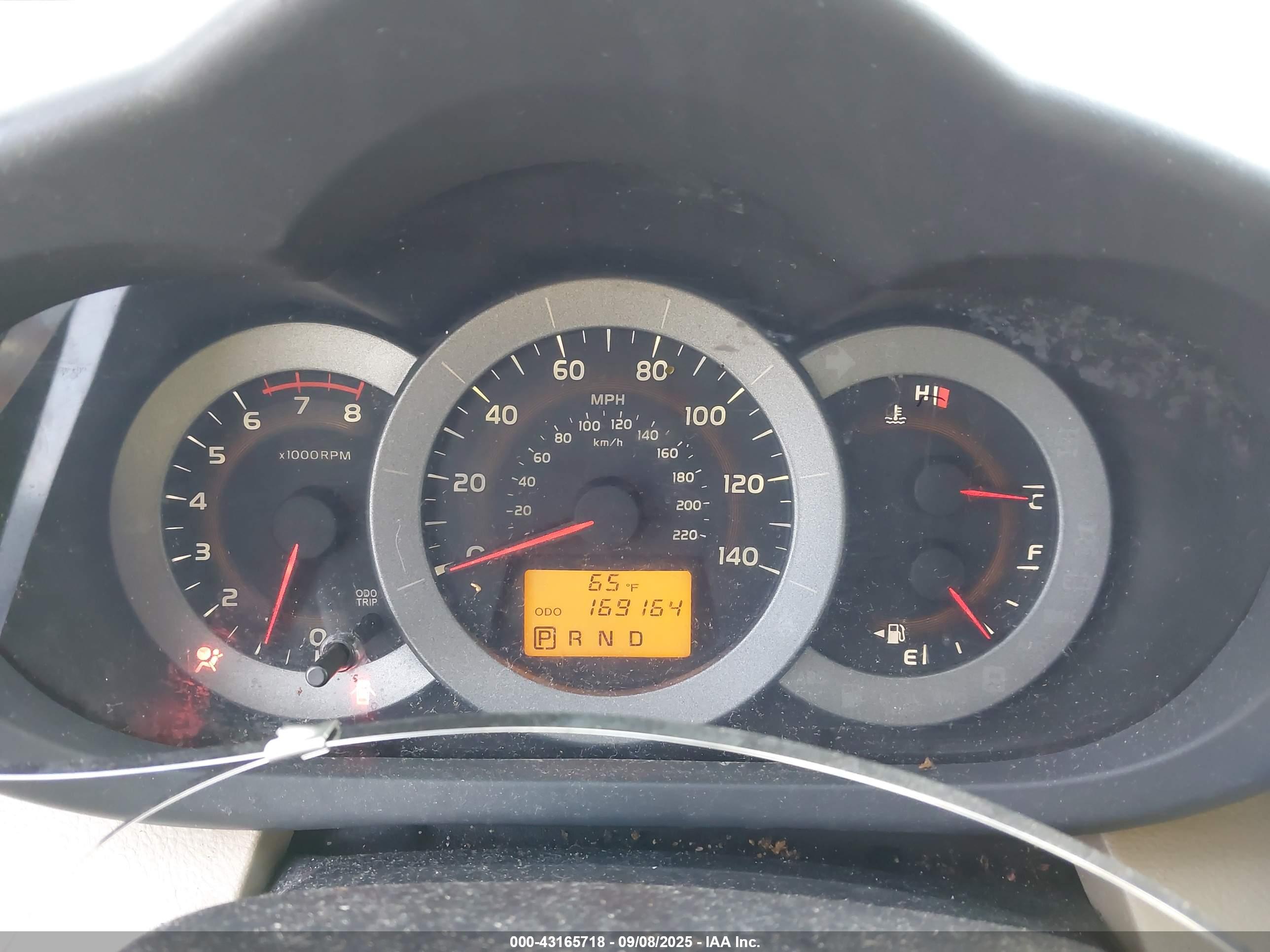 TOYOTA RAV4 image 7