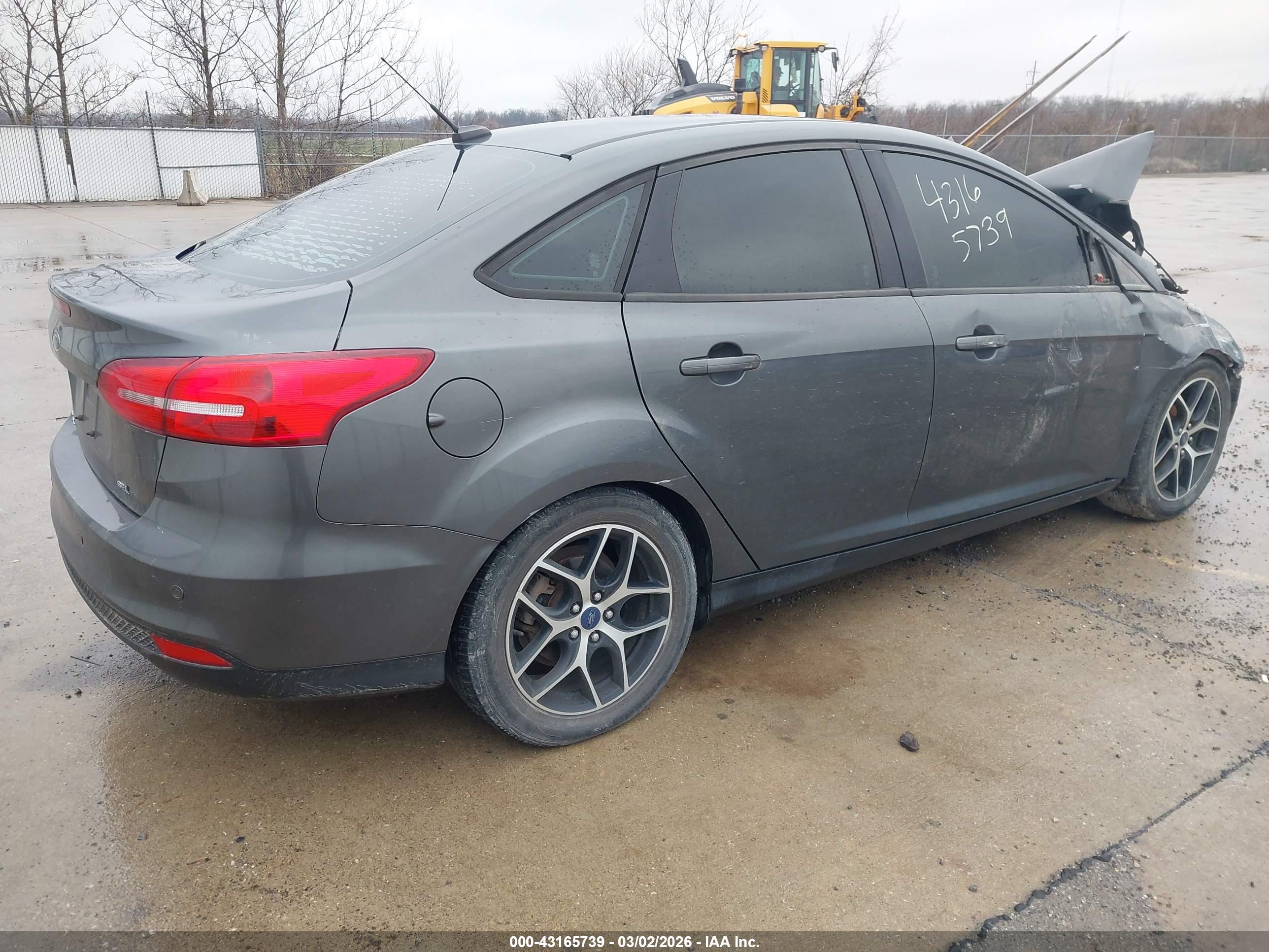 FORD FOCUS image 4