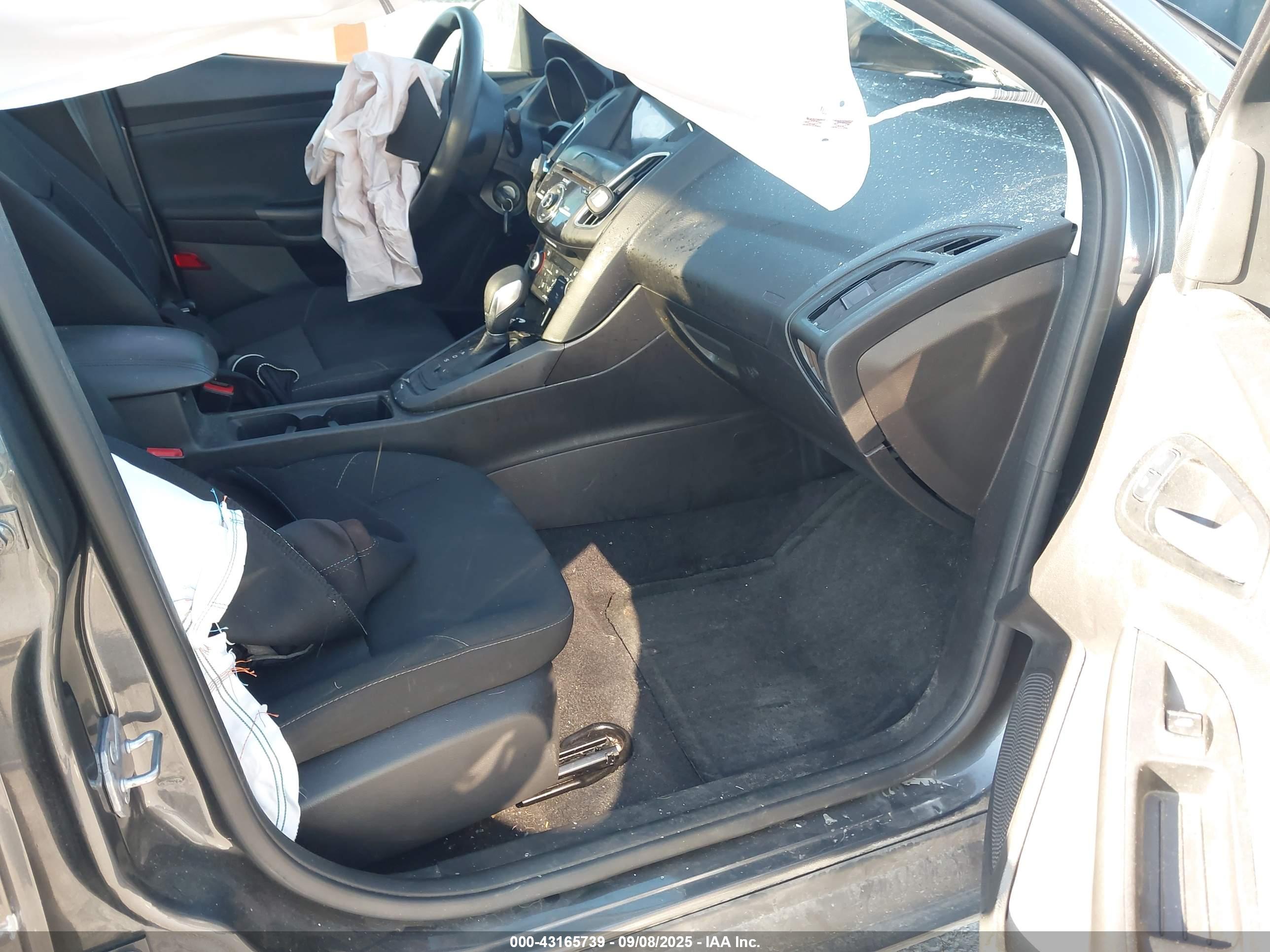 FORD FOCUS image 5