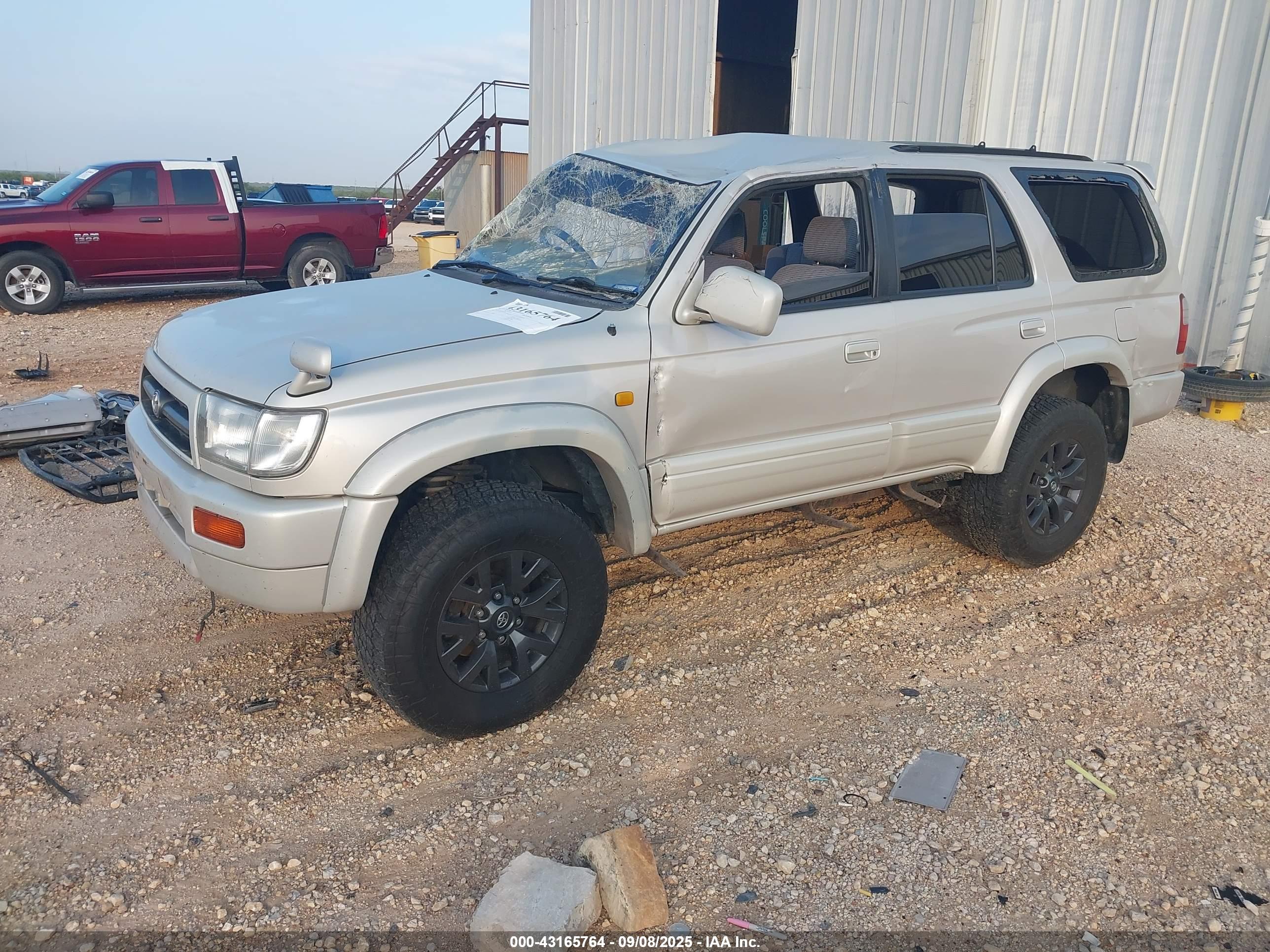 TOYOTA 4RUNNER image 2
