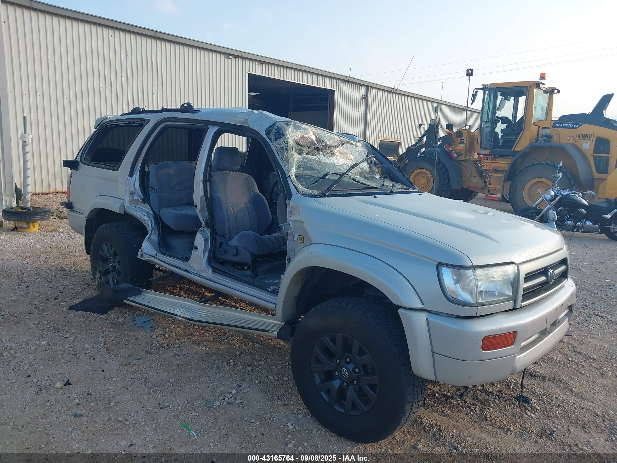 TOYOTA 4RUNNER image 6