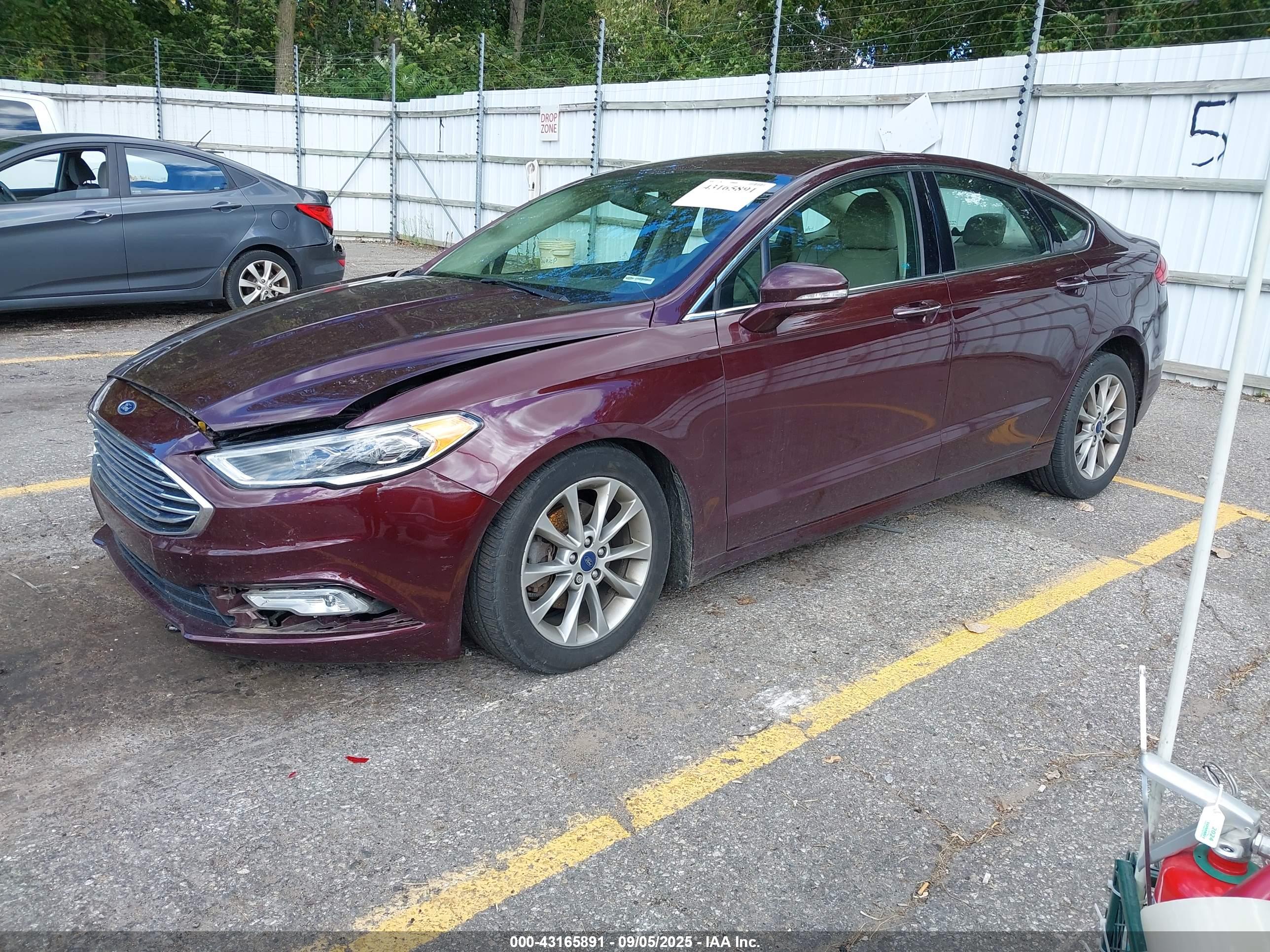 FORD FUSION image 2