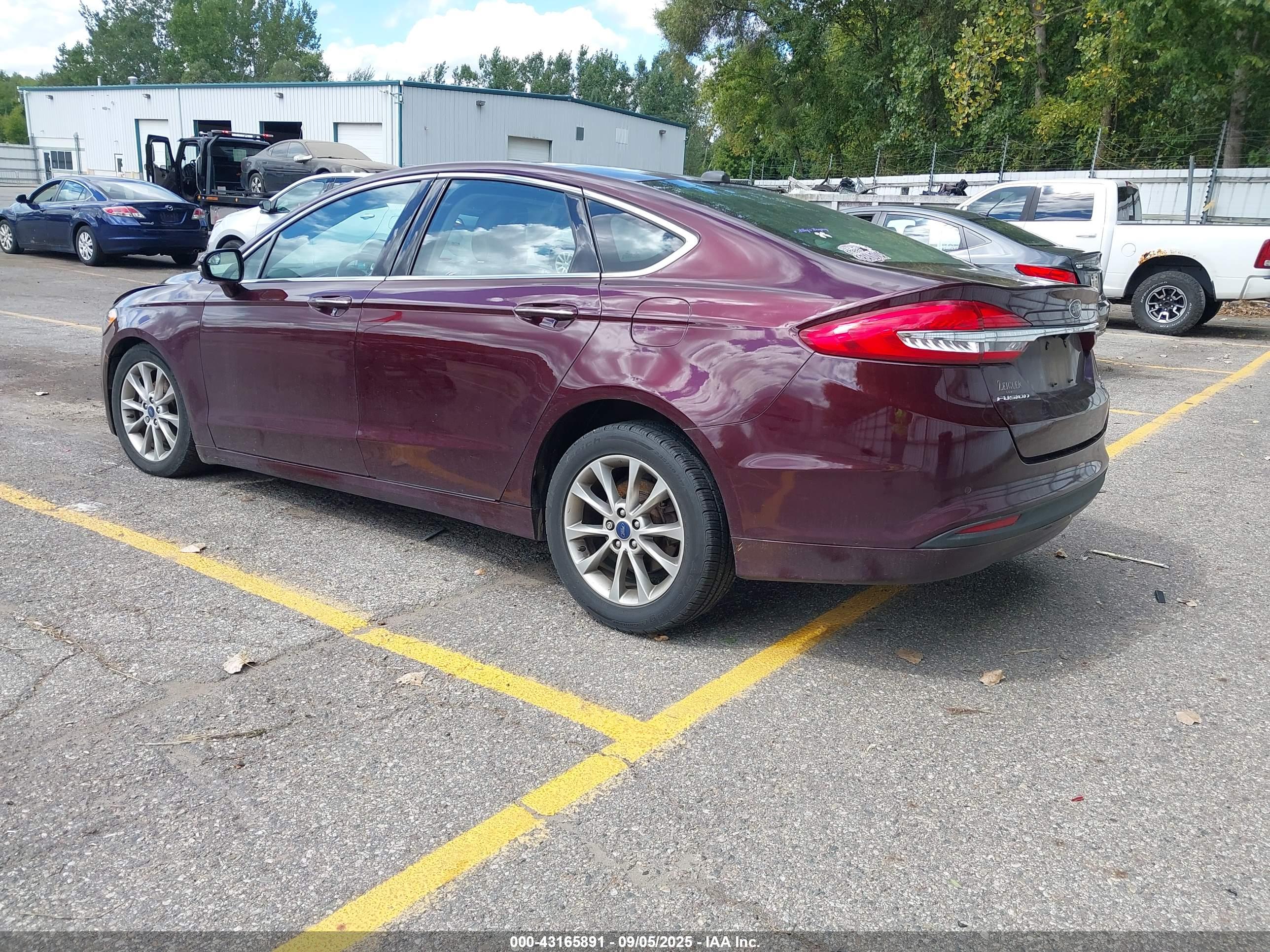 FORD FUSION image 3