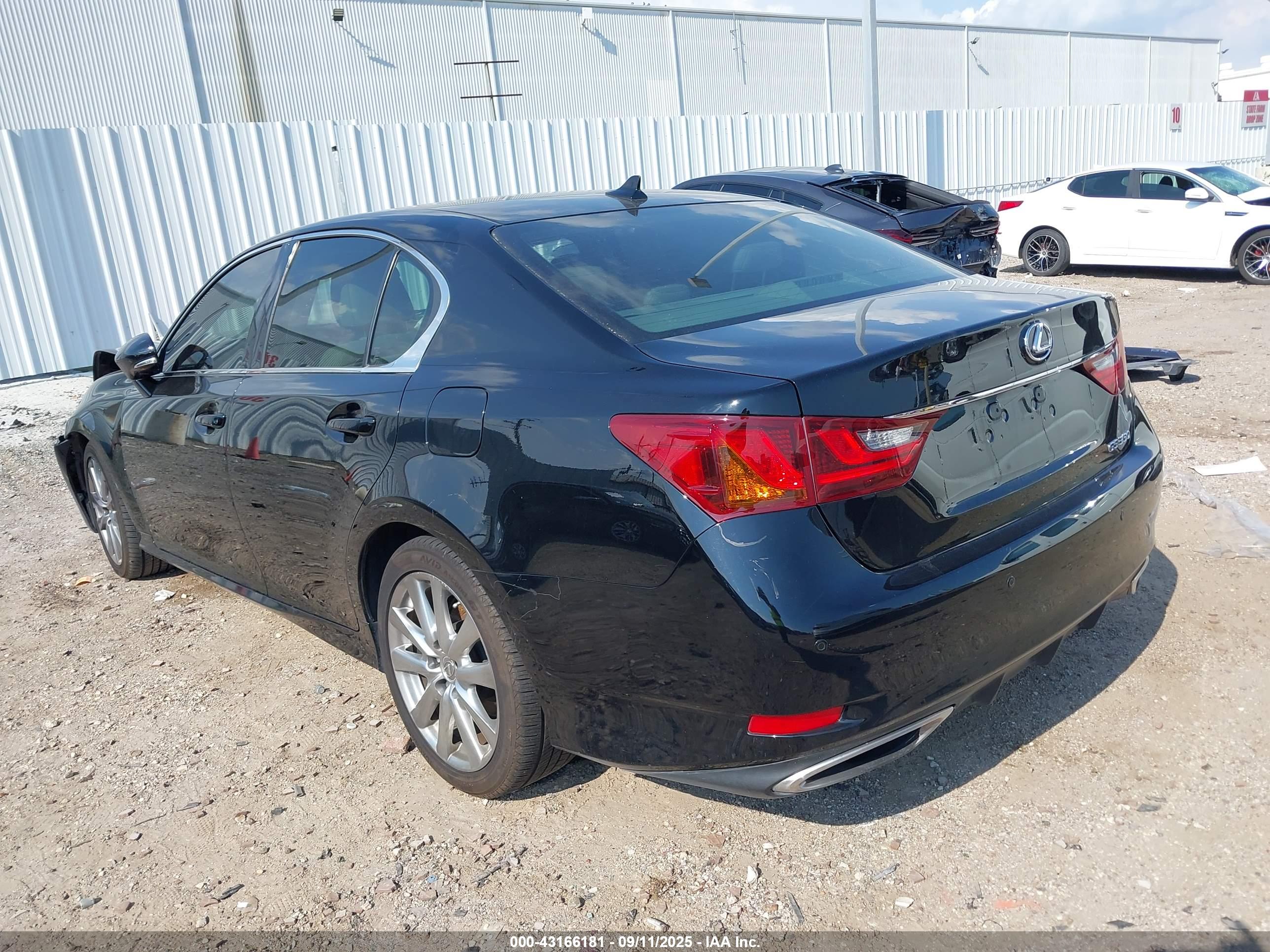 LEXUS GS image 3