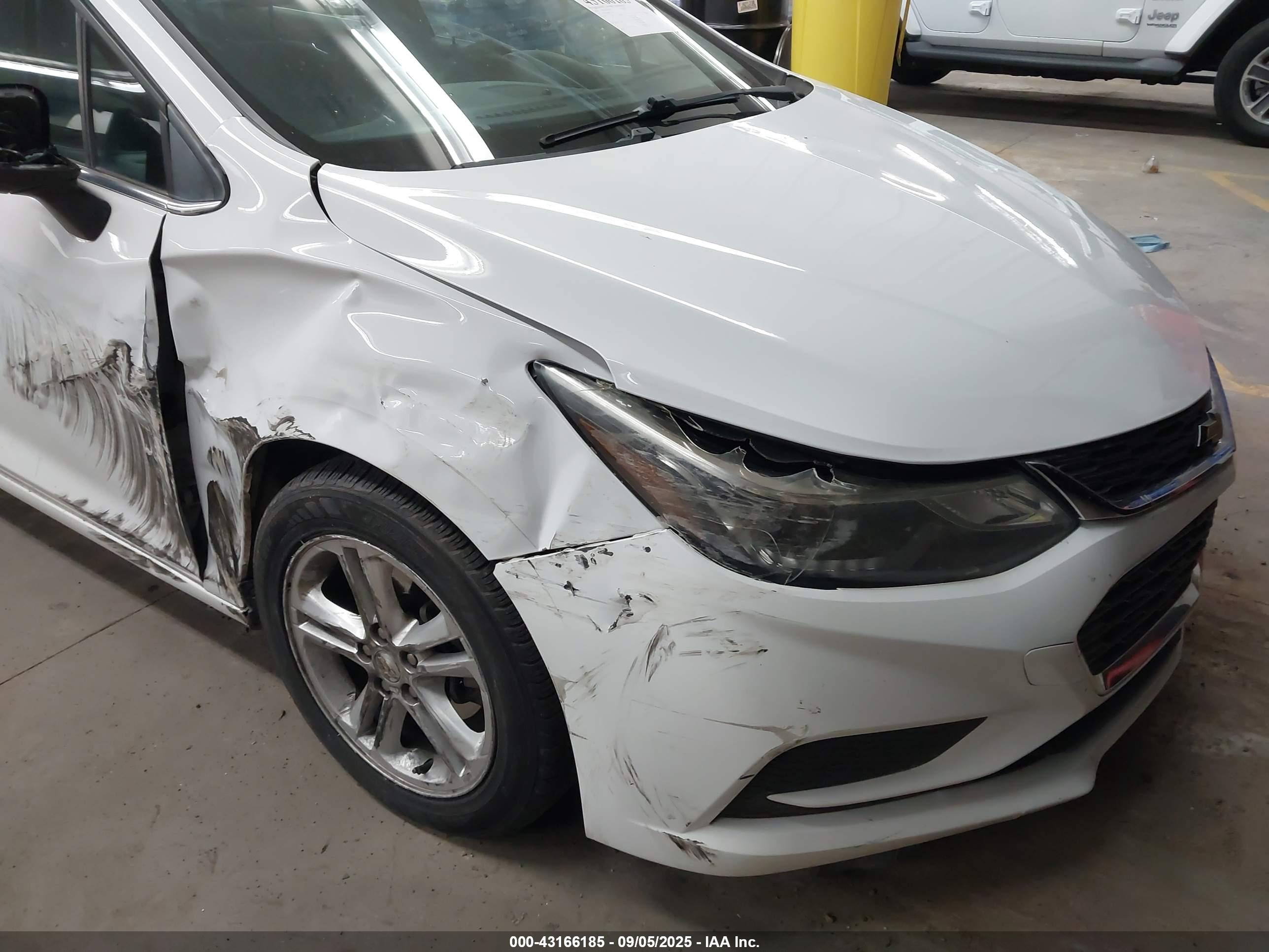 CHEVROLET CRUZE image 6