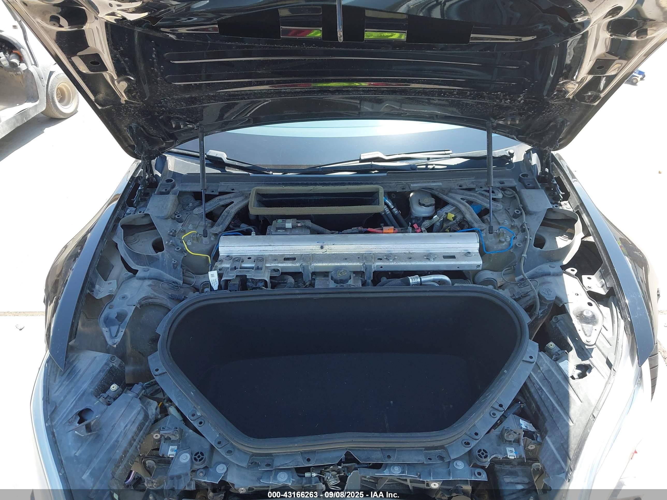 TESLA MODEL image 10