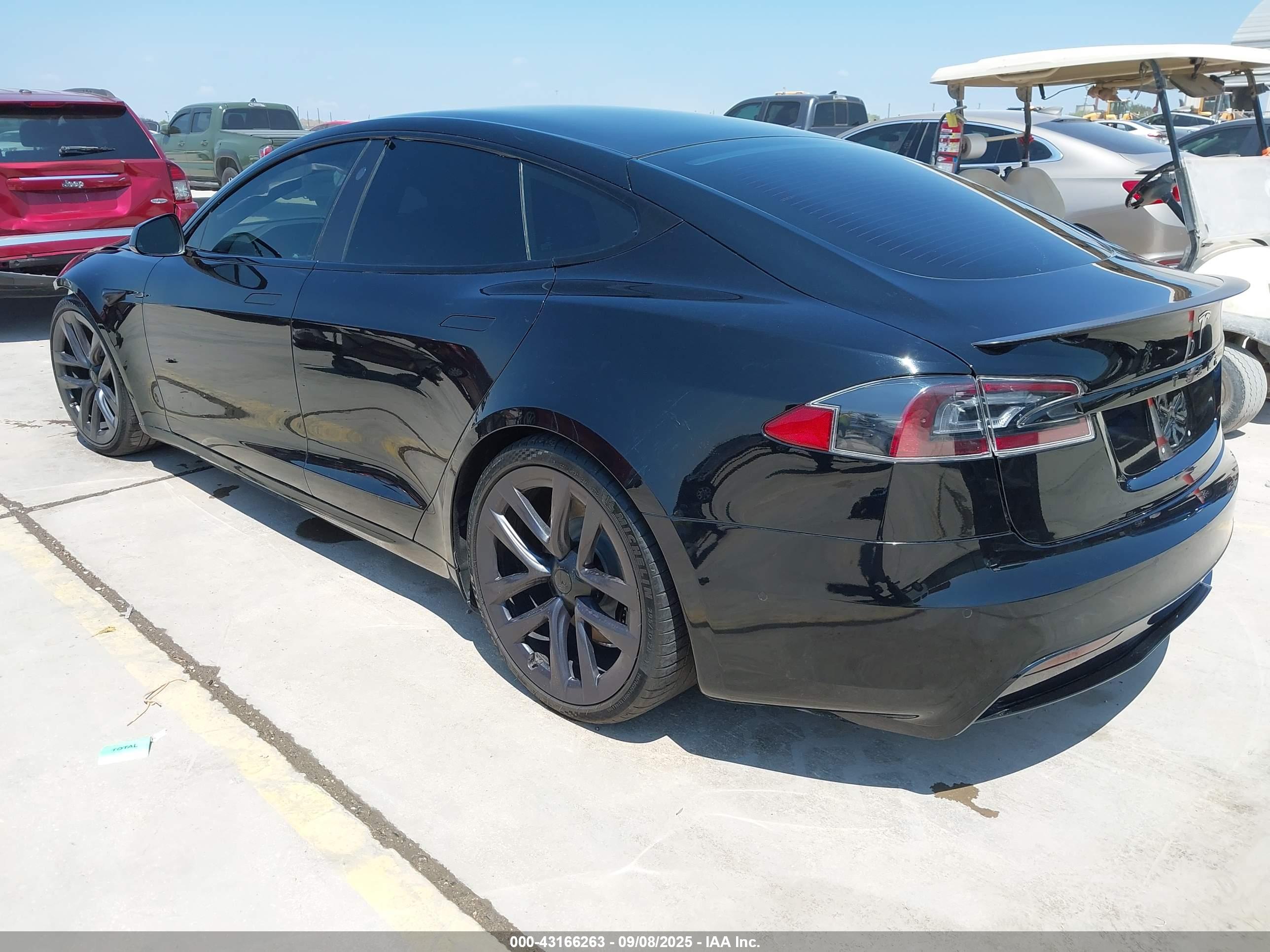 TESLA MODEL image 3