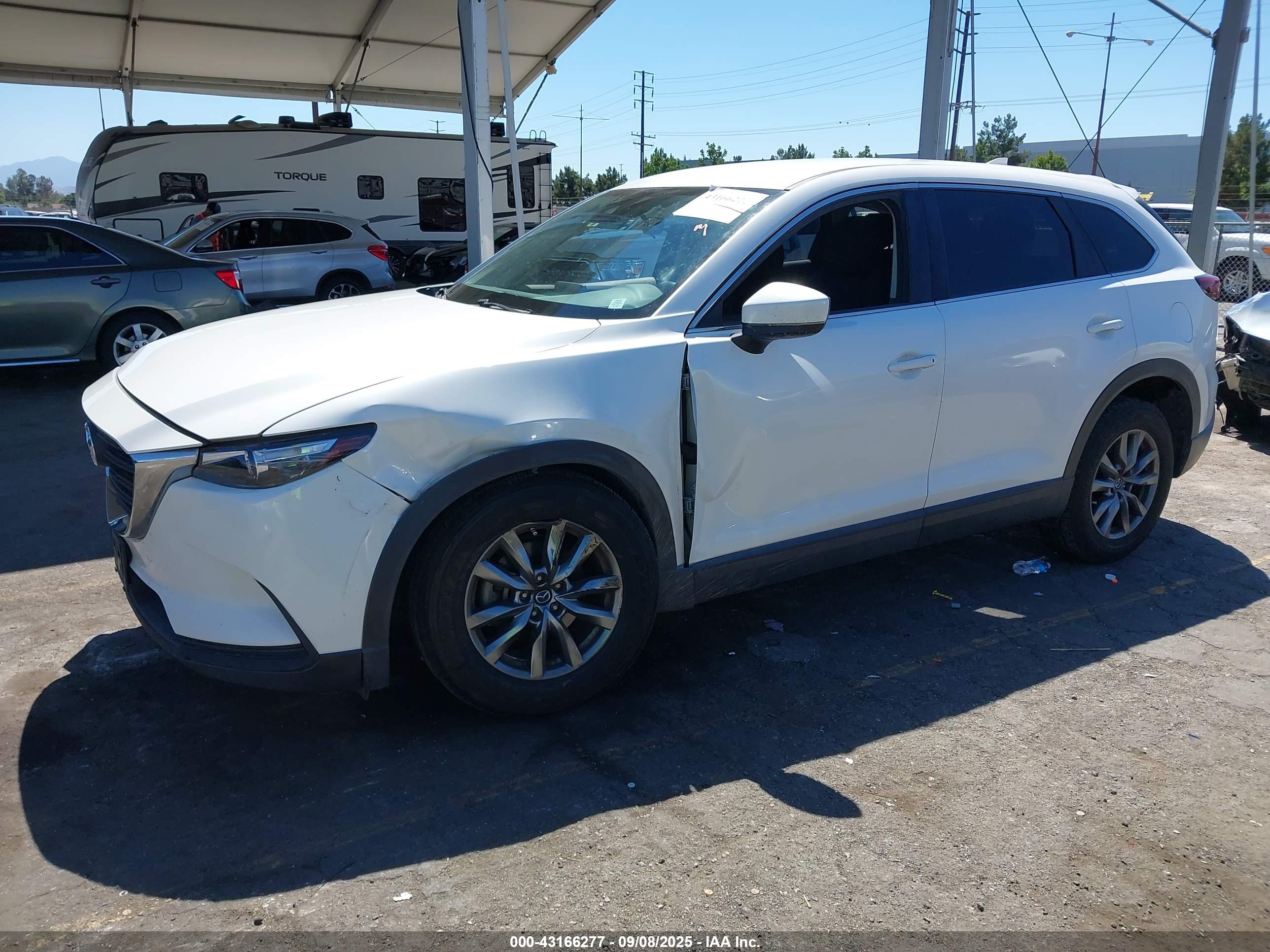 MAZDA CX-9 image 2