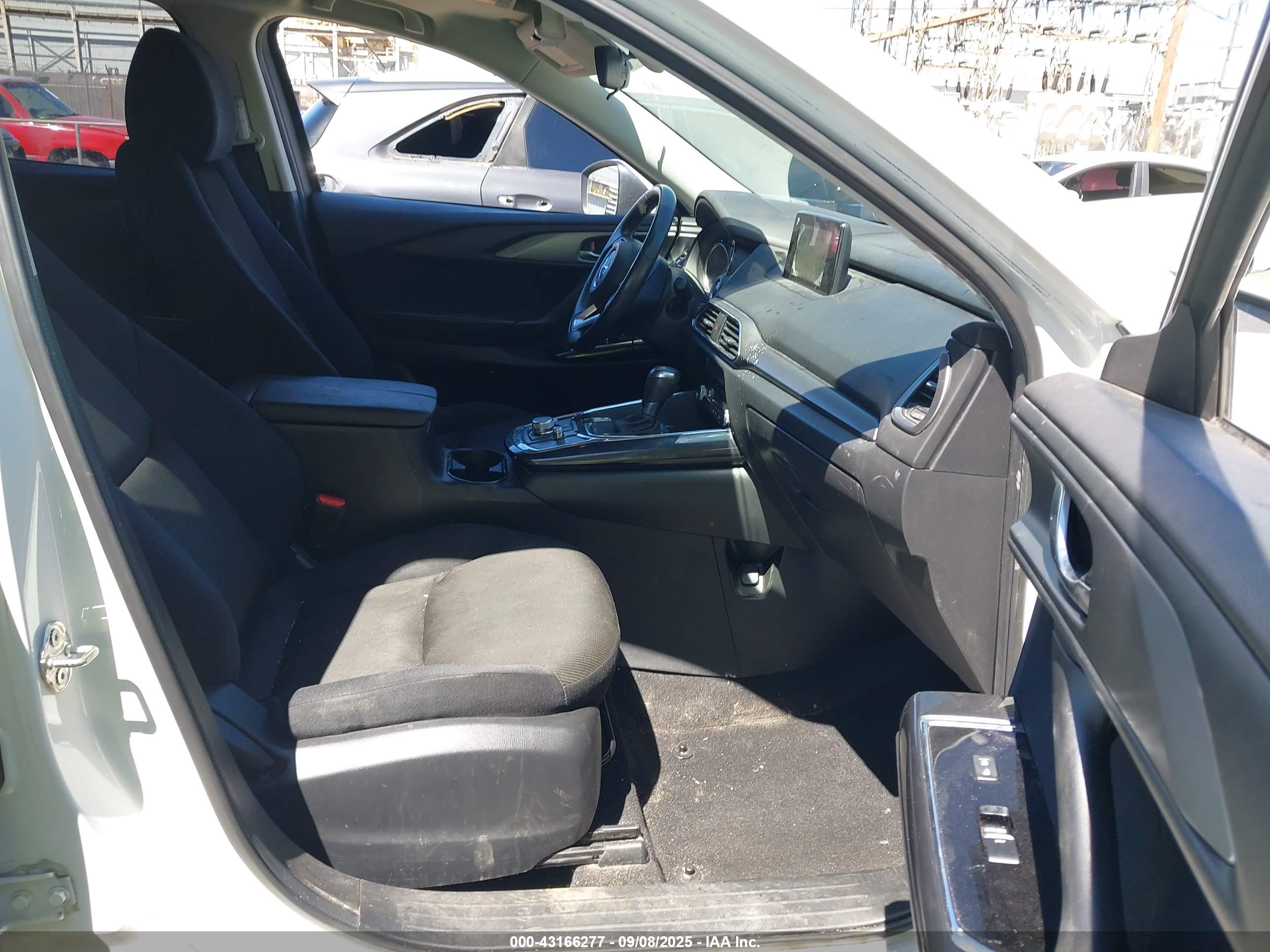 MAZDA CX-9 image 5