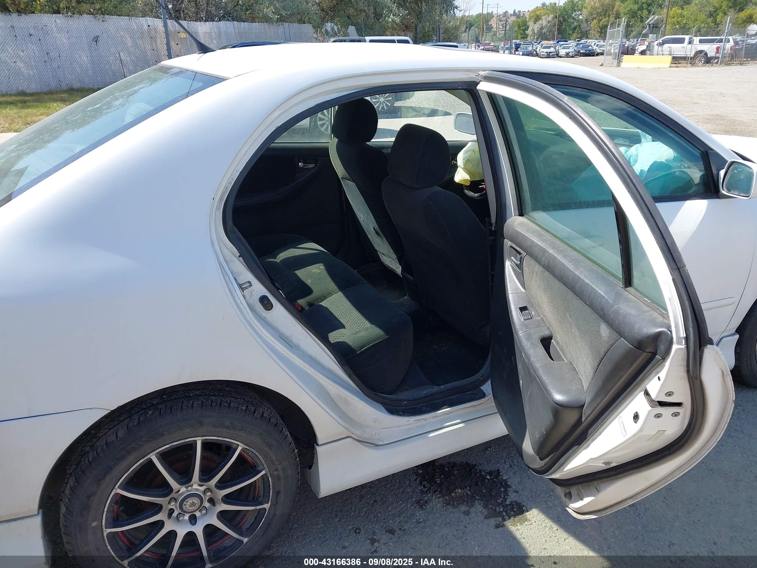 TOYOTA COROLLA image 8