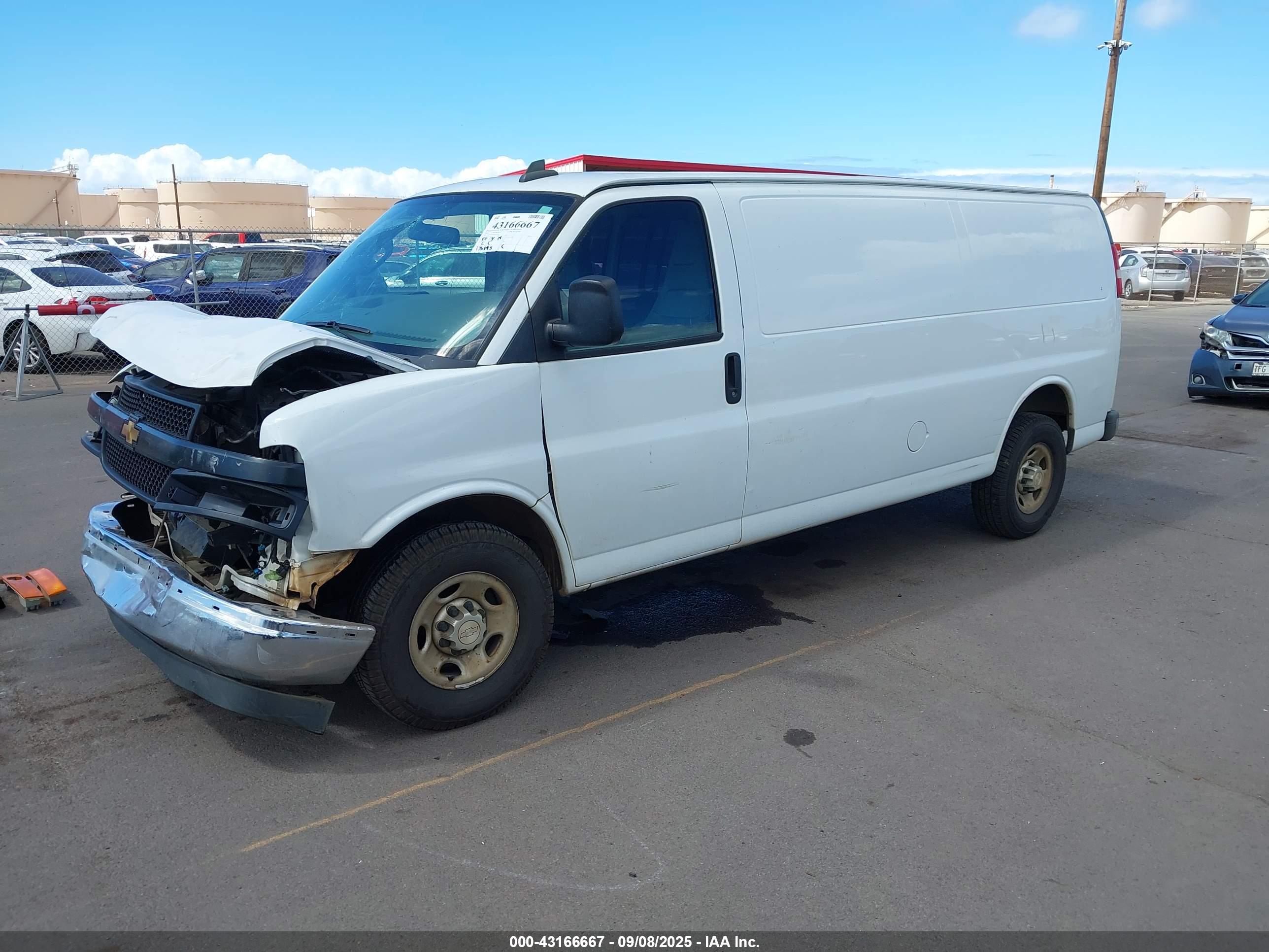 CHEVROLET EXPRESS image 2