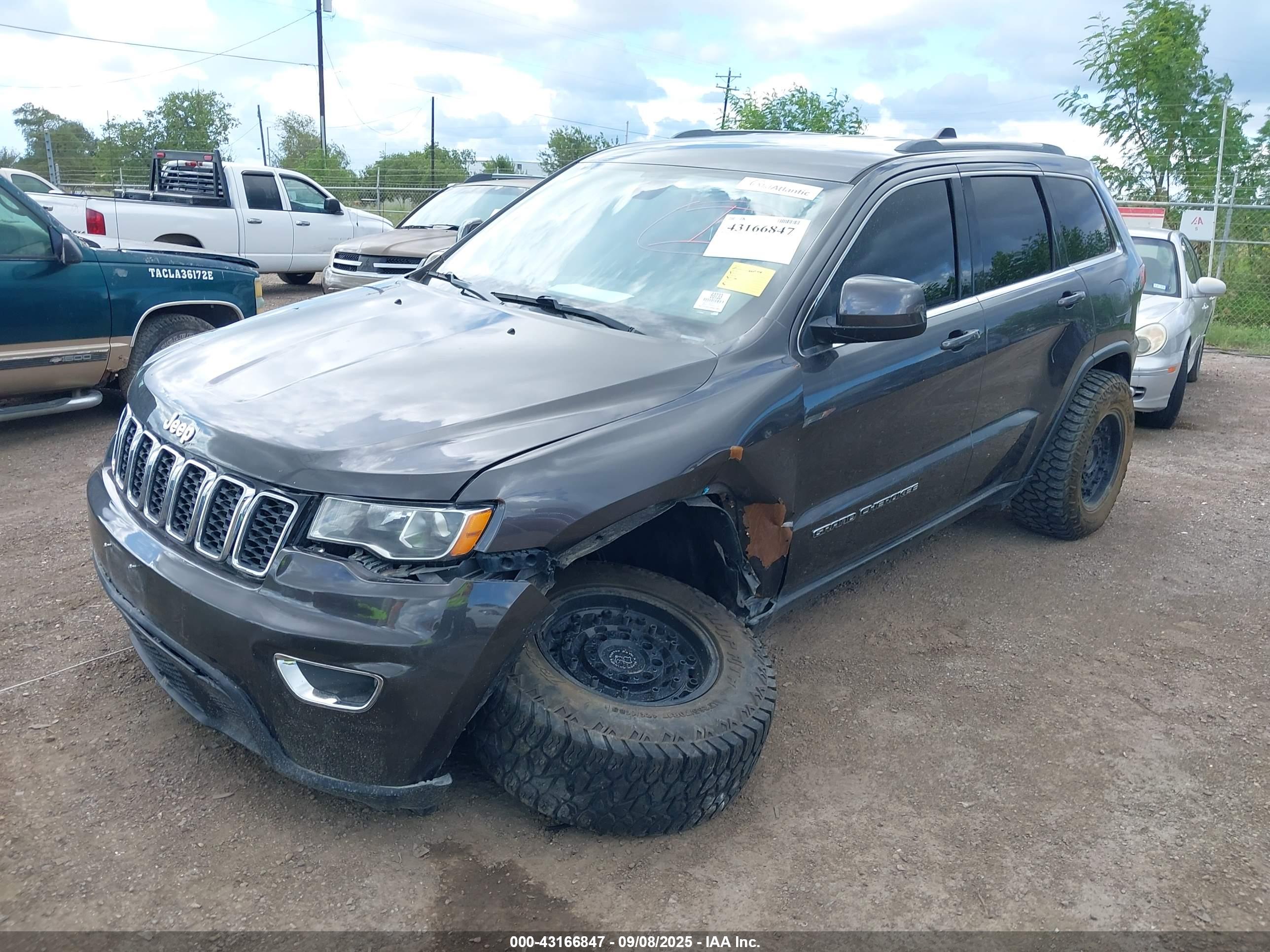 JEEP GRAND image 2